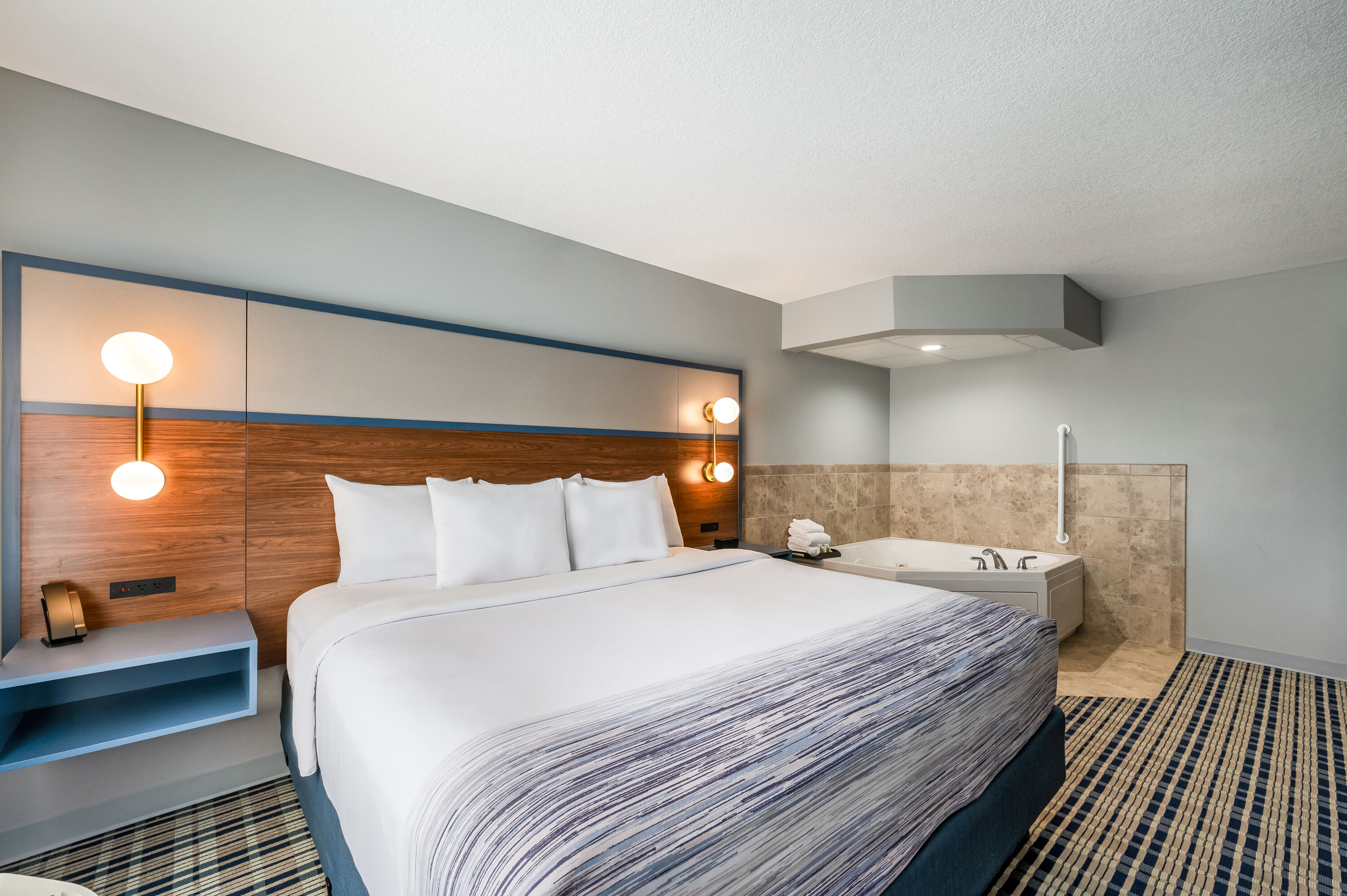 AmericInn by Wyndham Fairfield suite in Fairfield, Iowa
