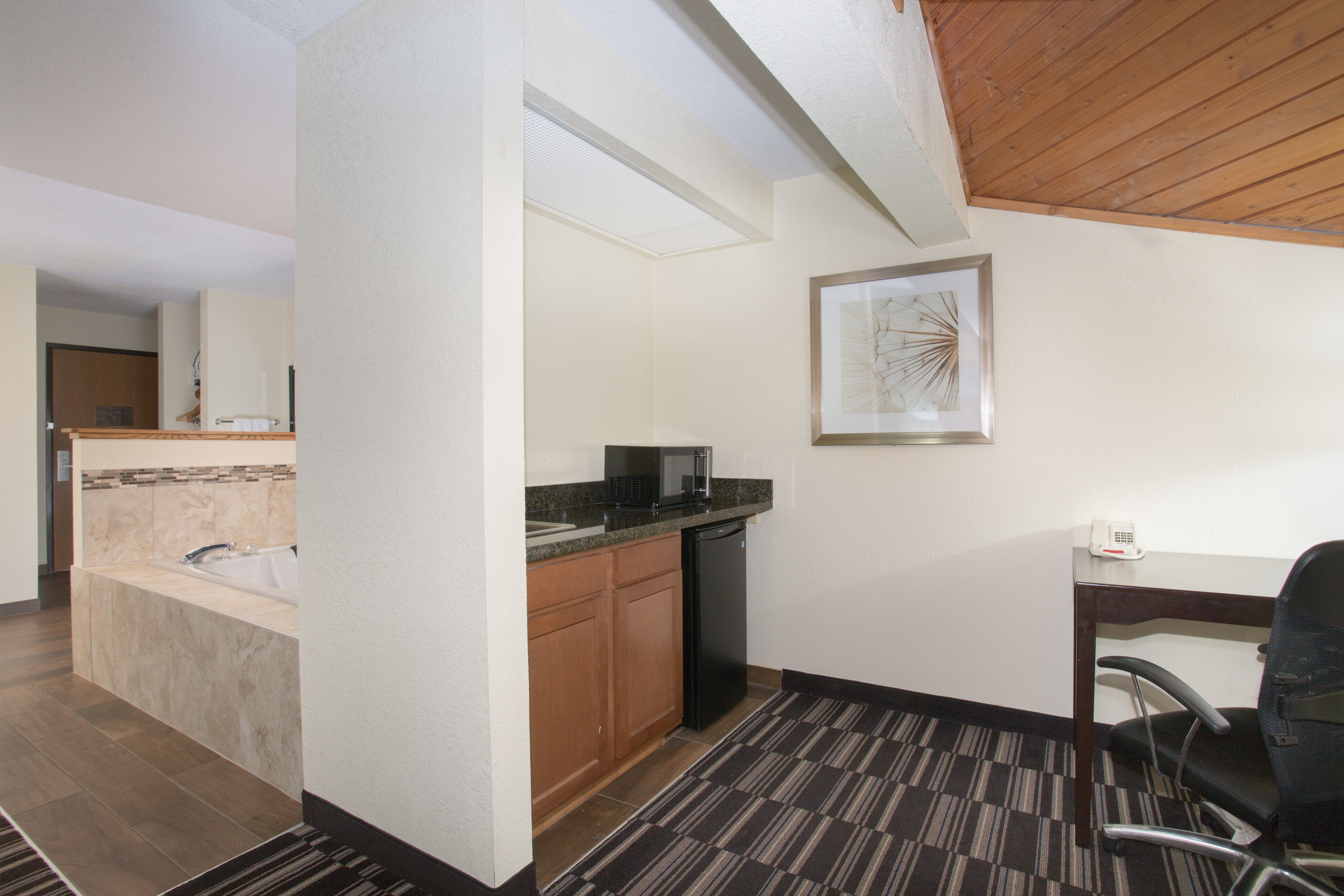 AmericInn by Wyndham Mount Pleasant suite in Mount Pleasant, Iowa