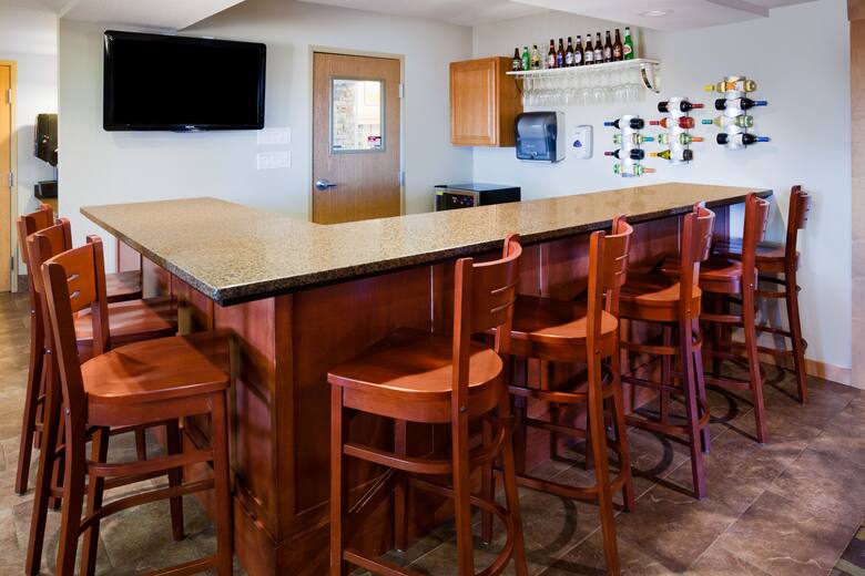 Americinn Hotel Suites Osage Hotels Ia 50461 Bar At Americinn Hotel Suites Osage In Iowa
