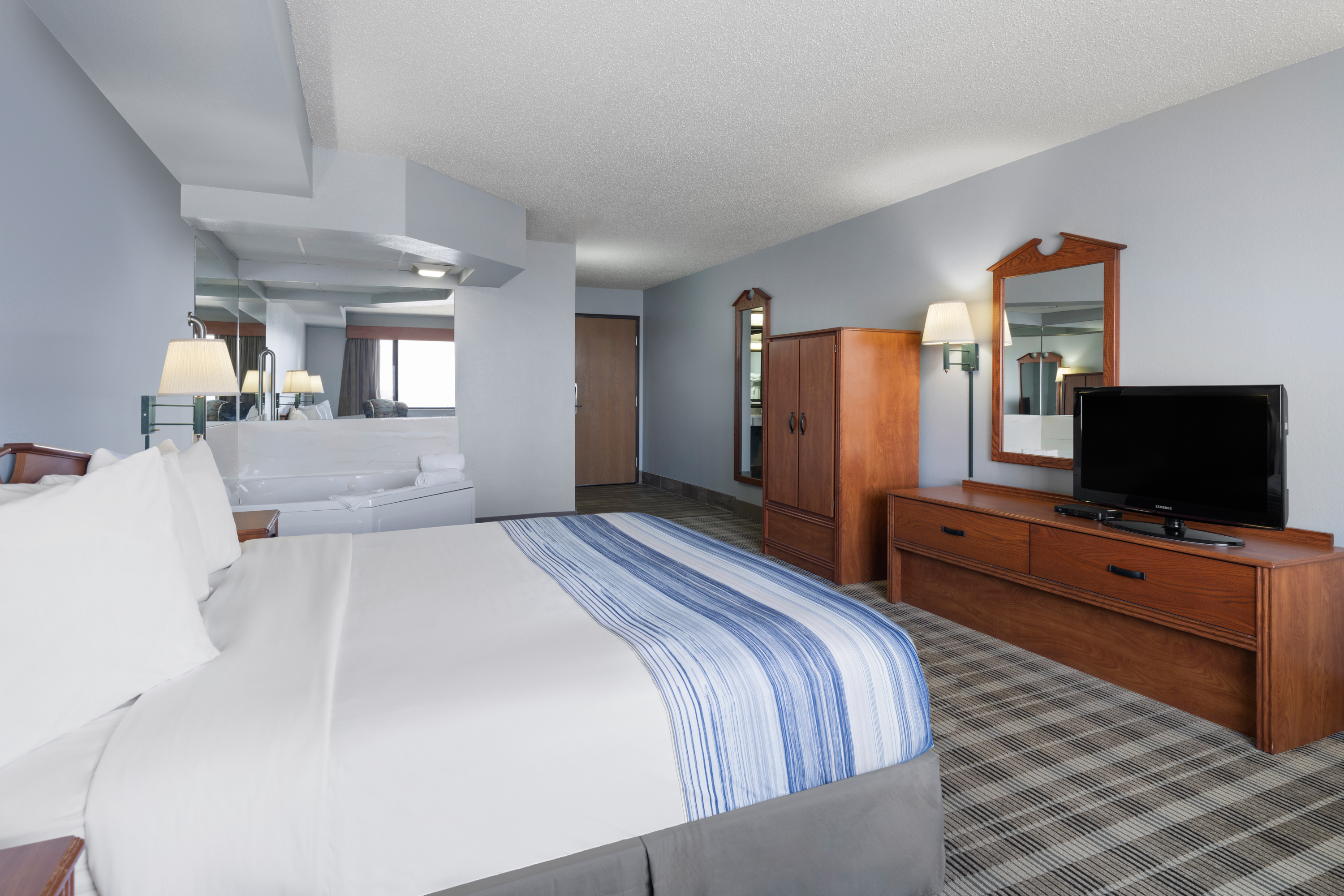AmericInn by Wyndham Stuart suite in Stuart, Iowa