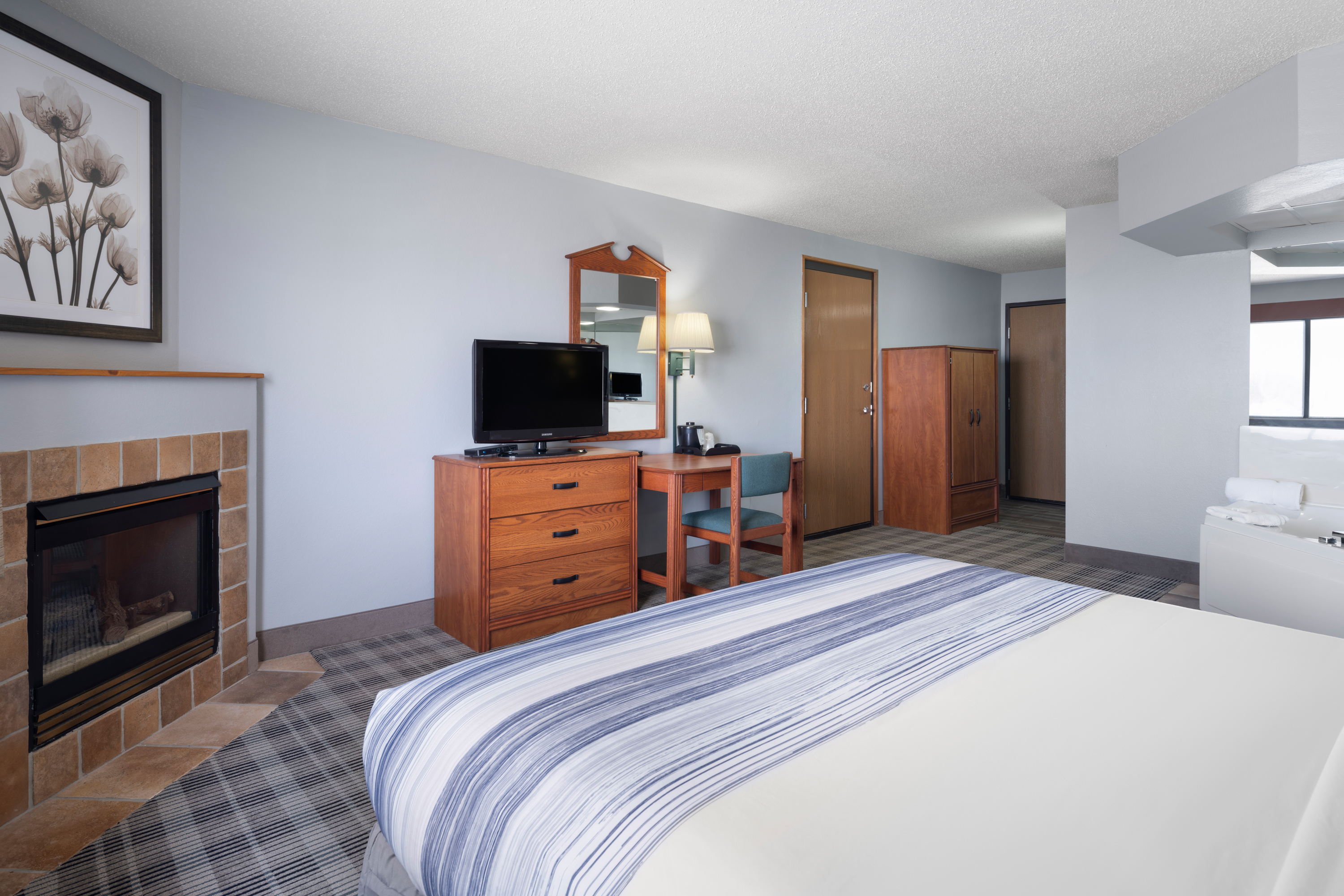 AmericInn by Wyndham Stuart suite in Stuart, Iowa