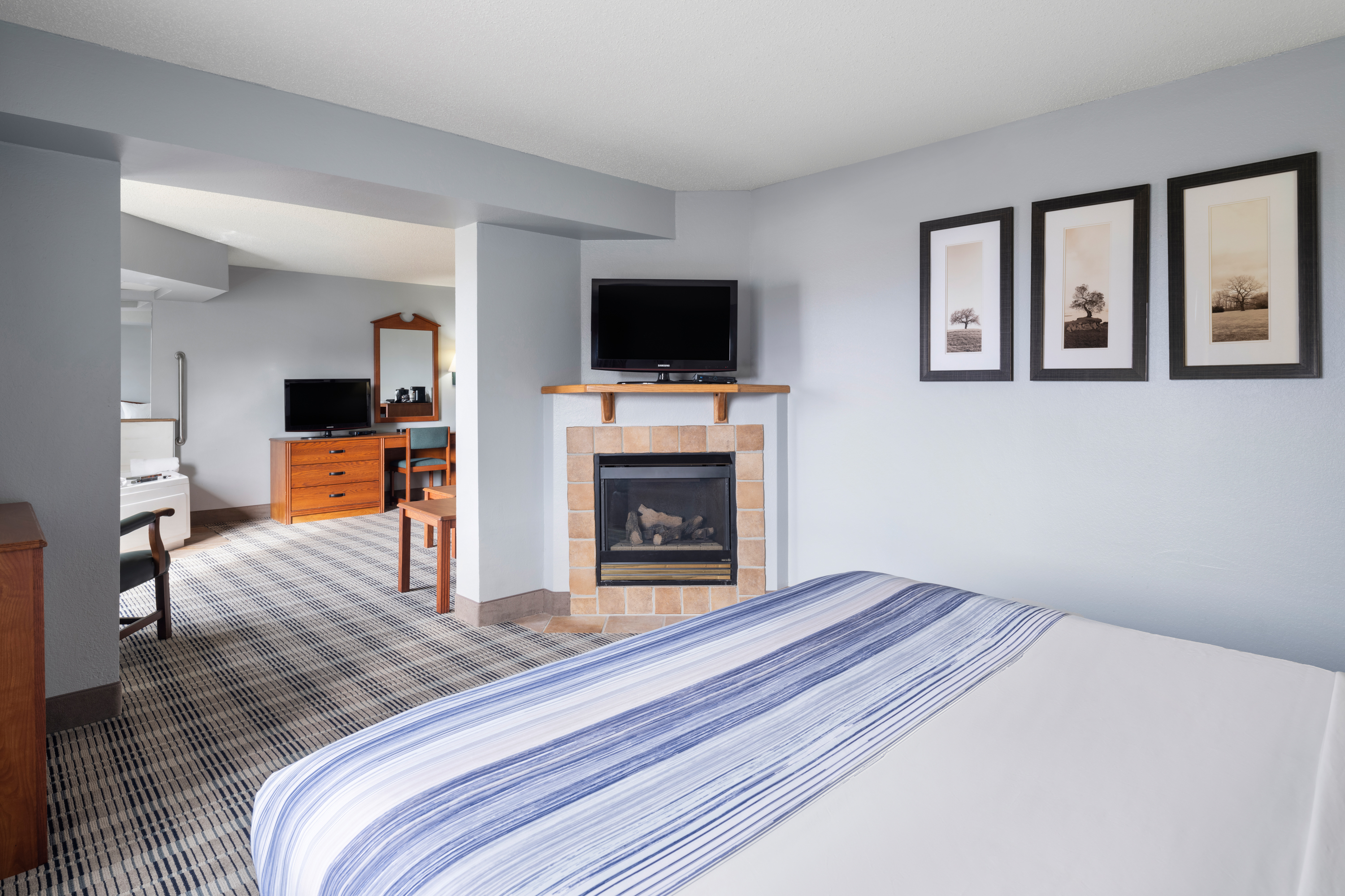 AmericInn by Wyndham Stuart suite in Stuart, Iowa