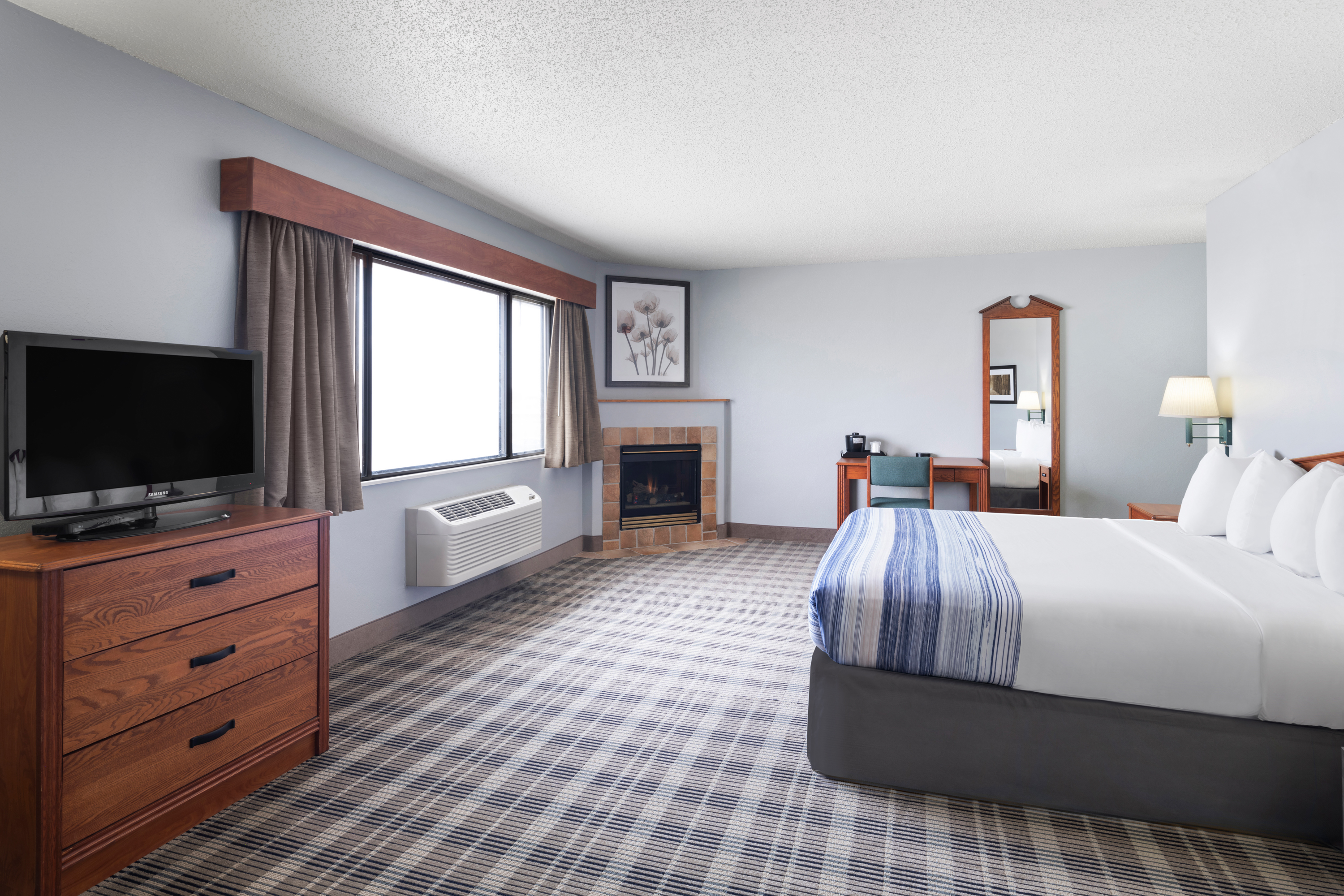 AmericInn by Wyndham Stuart suite in Stuart, Iowa