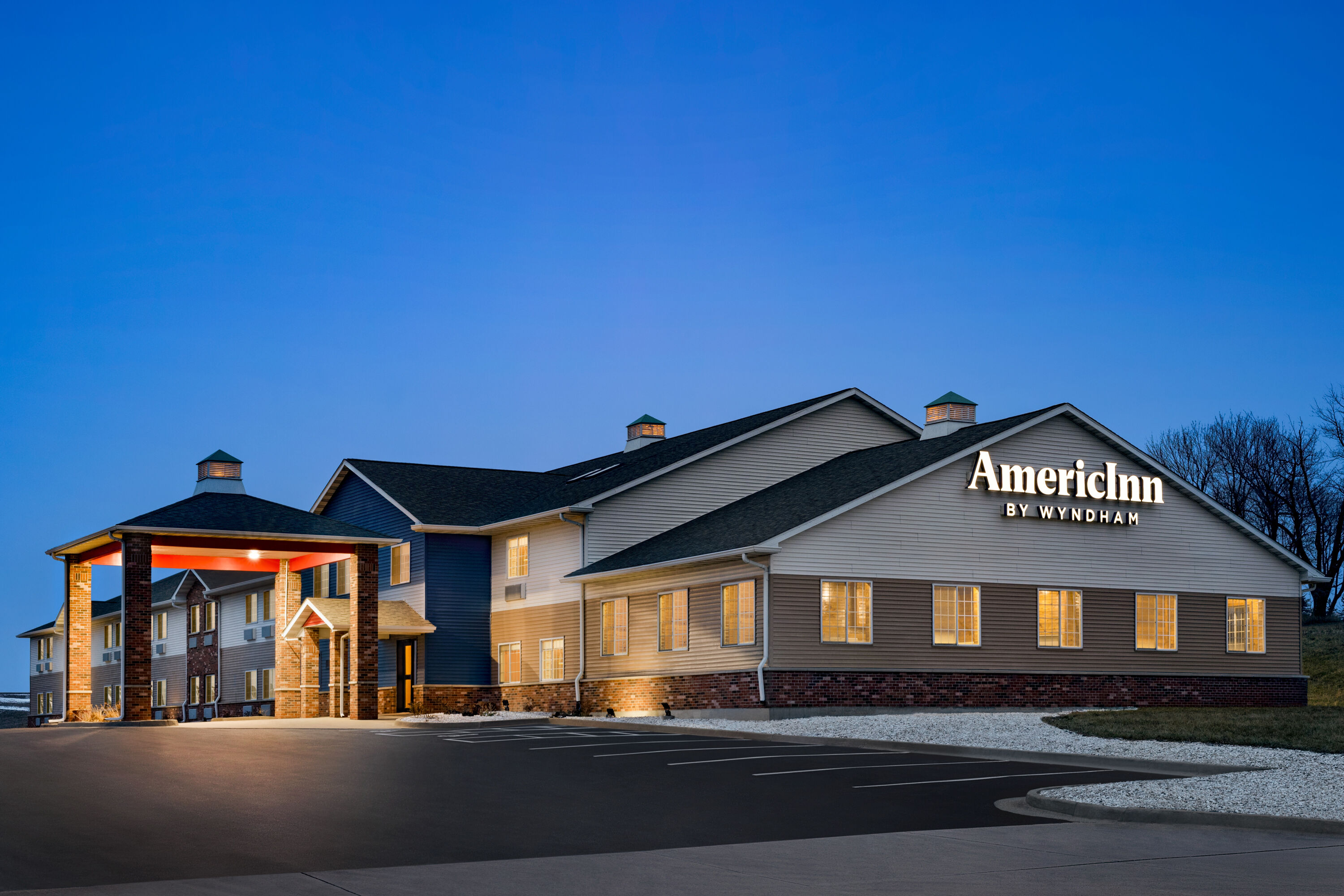 Exterior of AmericInn by Wyndham Williamsburg hotel in Williamsburg, Iowa