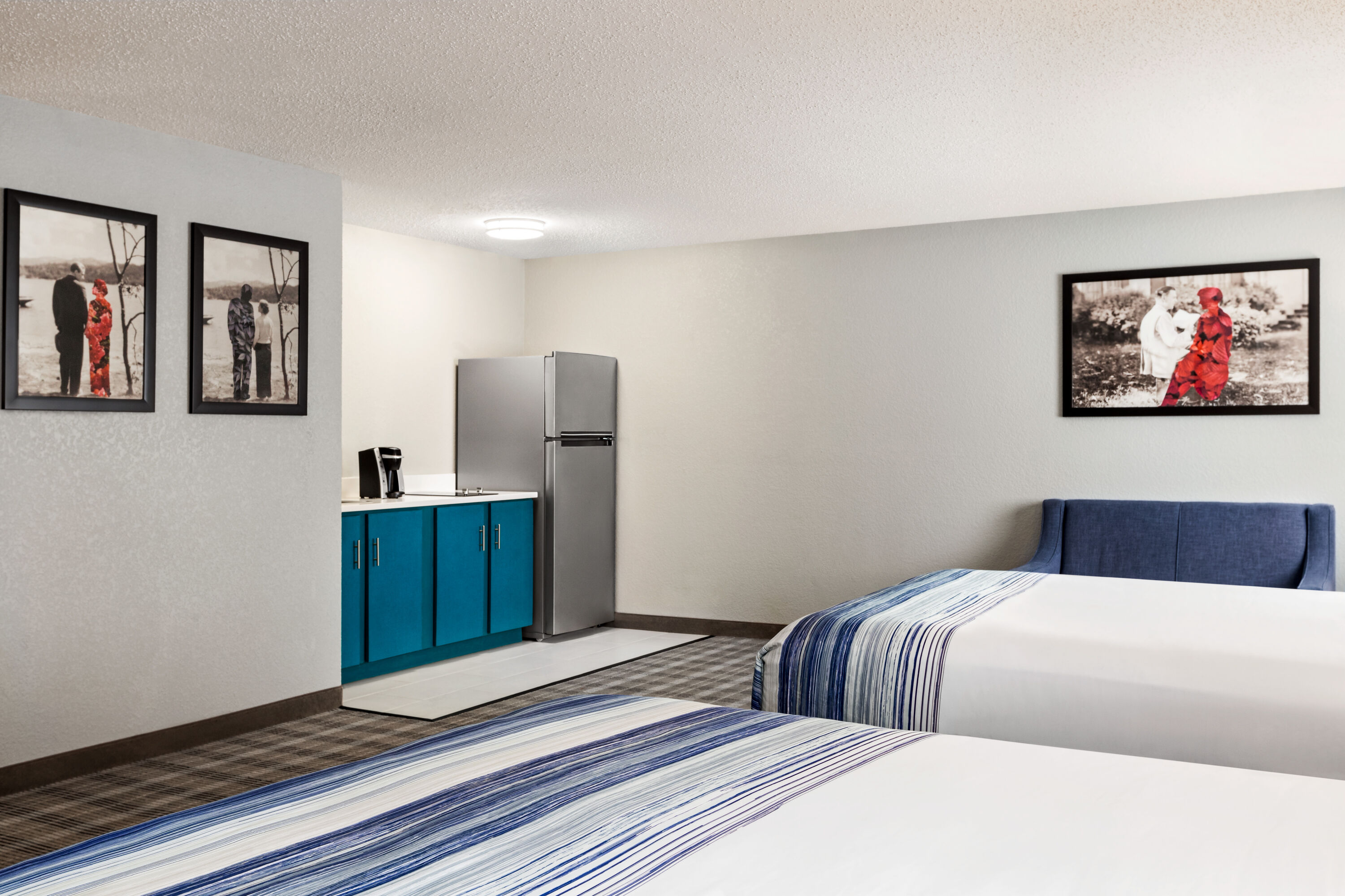 AmericInn by Wyndham Williamsburg suite in Williamsburg, Iowa