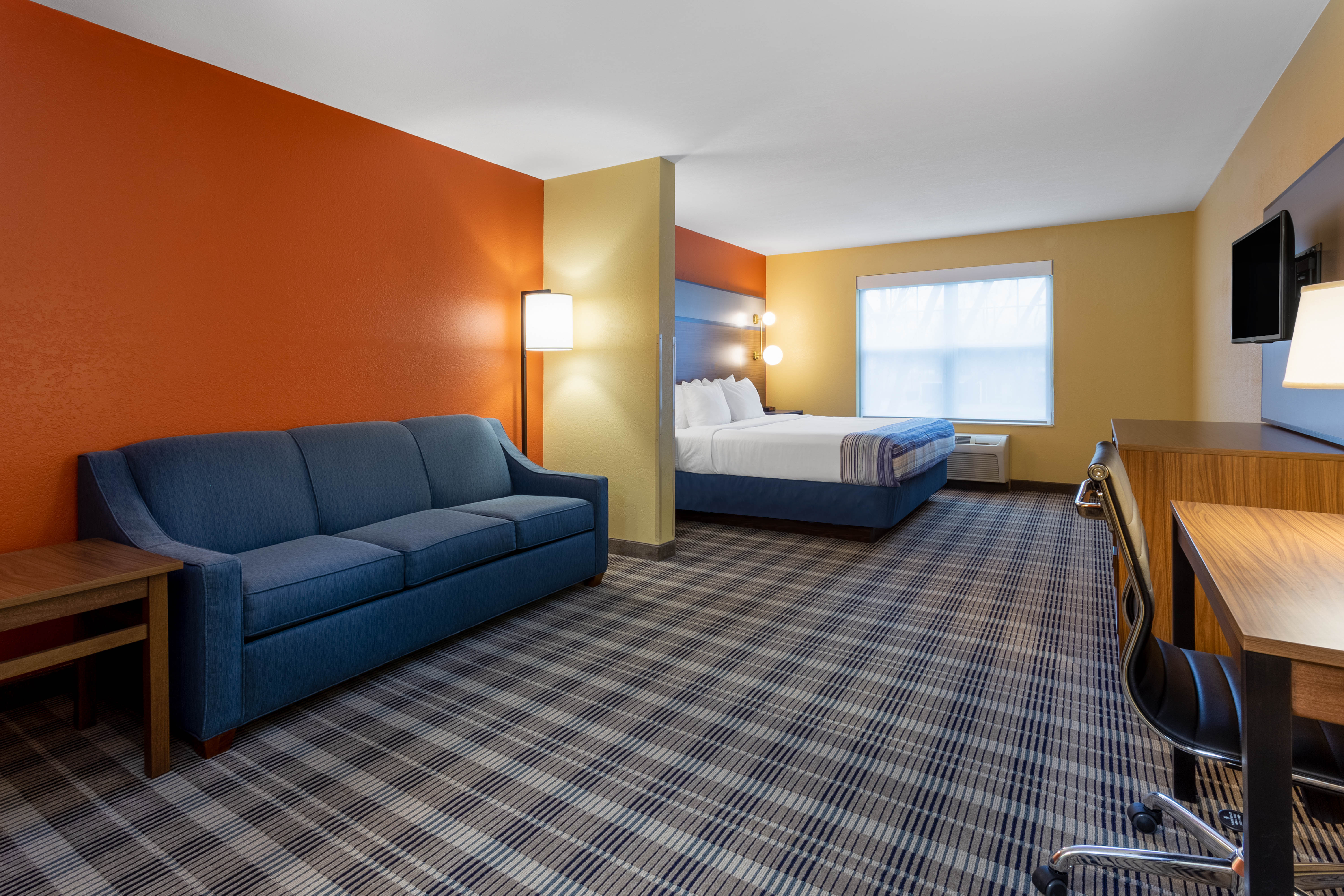 AmericInn by Wyndham Fulton Clinton suite in Fulton, Illinois