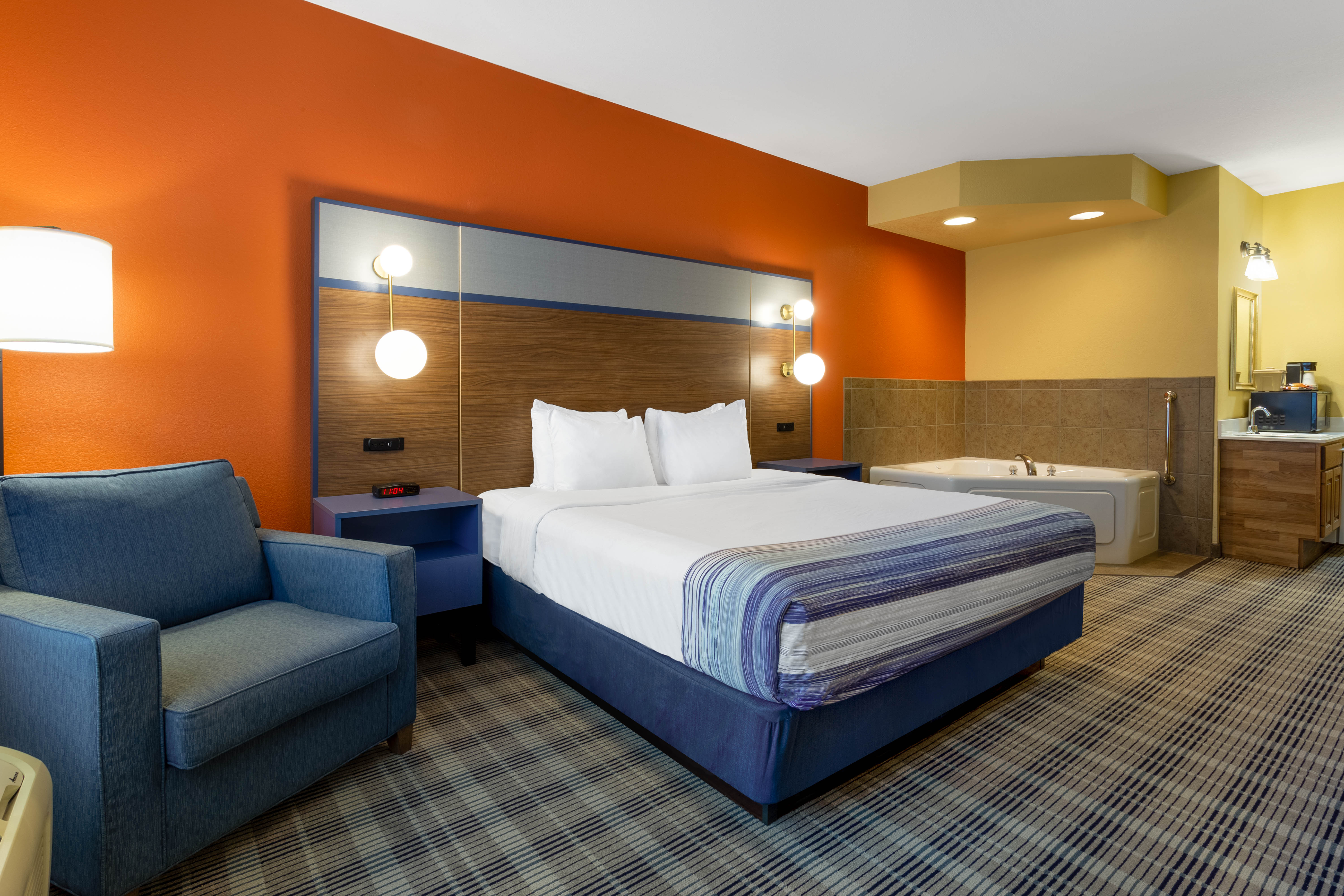 AmericInn by Wyndham Fulton Clinton suite in Fulton, Illinois