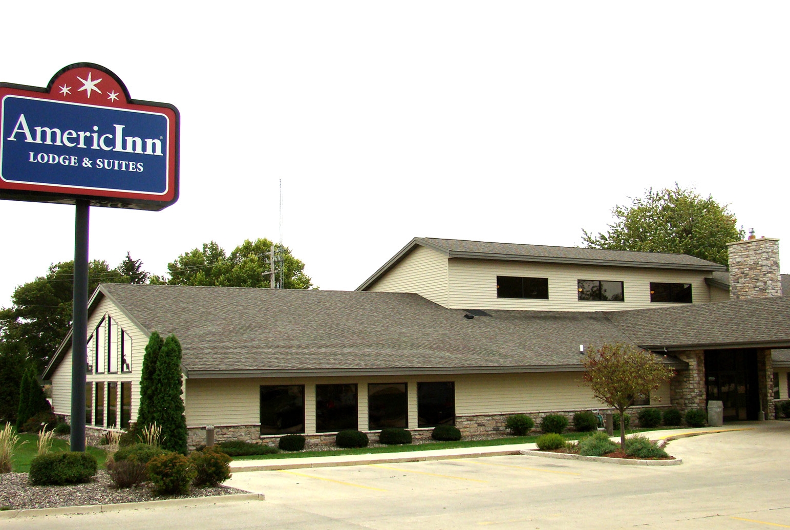 Exterior of AmericInn by Wyndham Kewanee hotel in Kewanee, Illinois