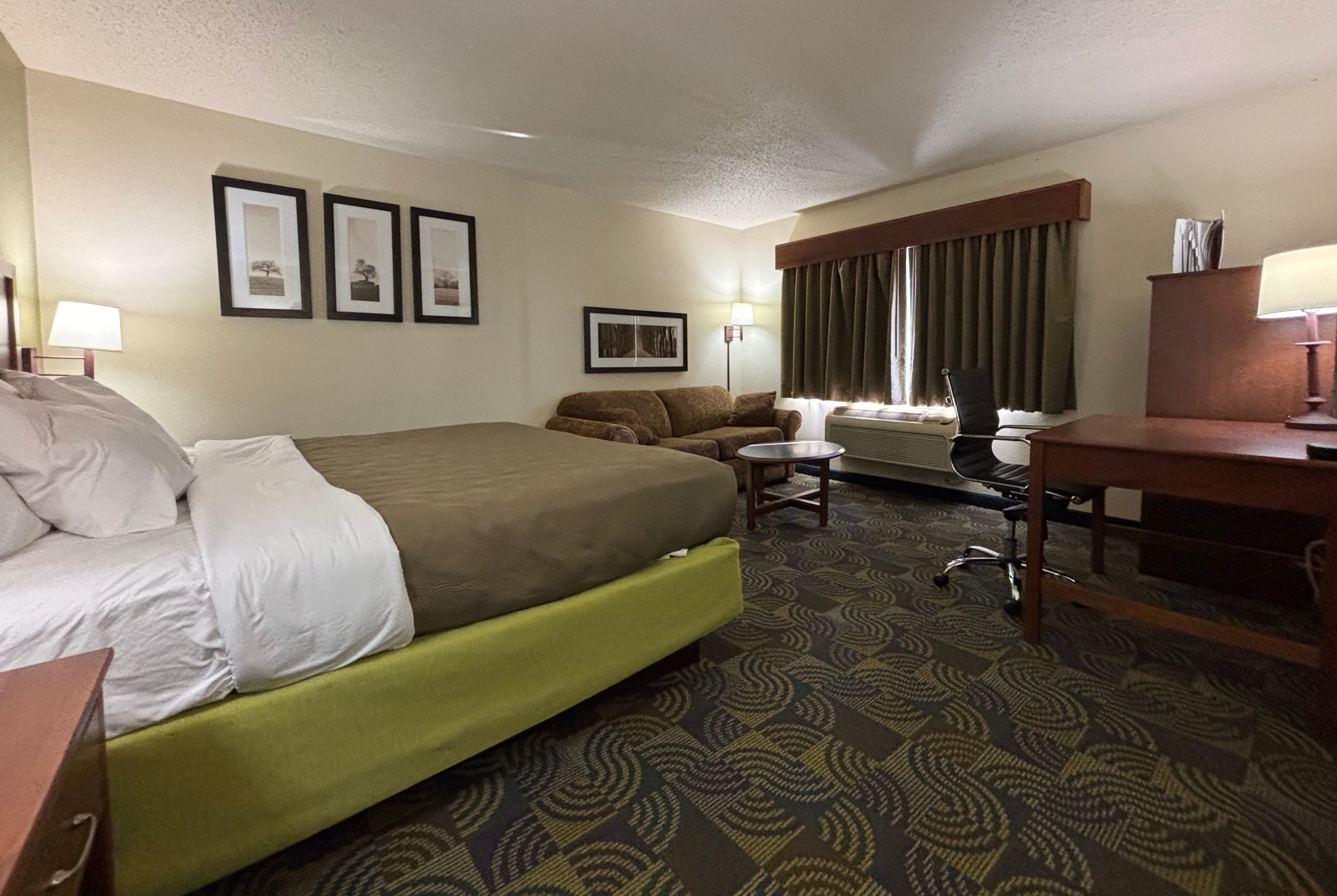 AmericInn by Wyndham Kewanee suite in Kewanee, Illinois