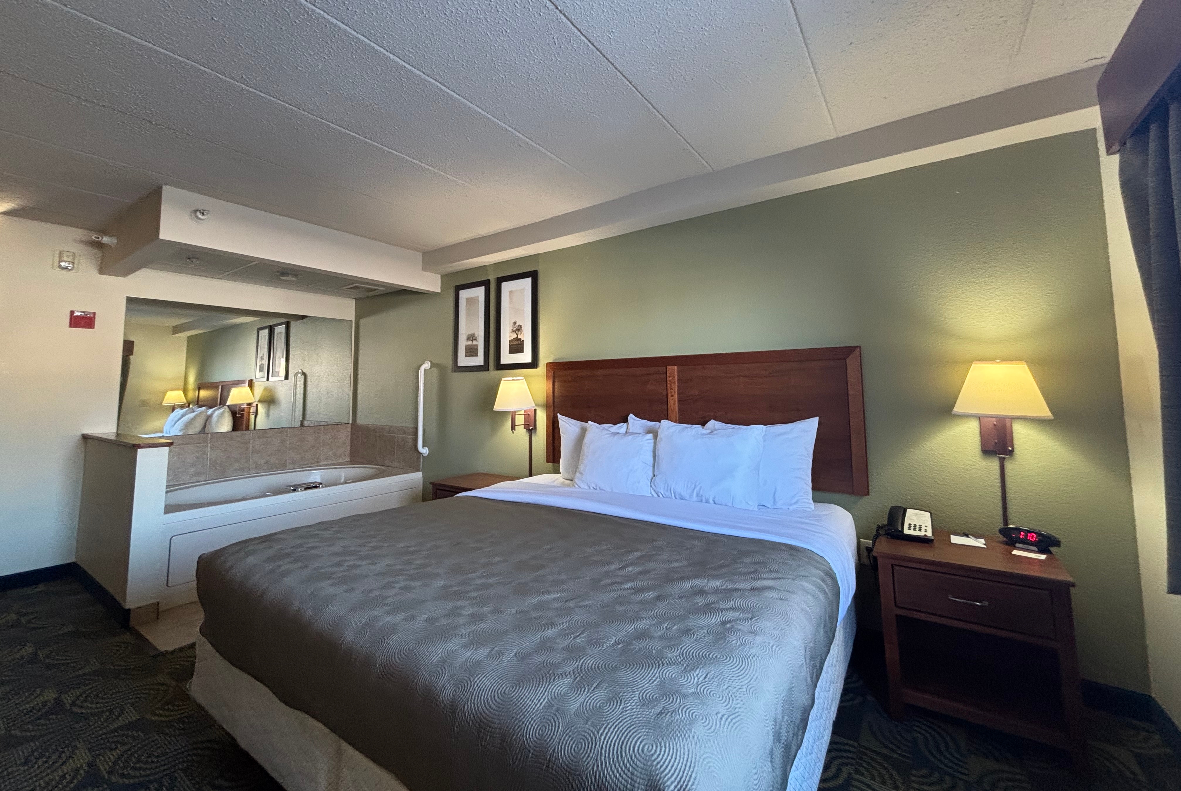 AmericInn by Wyndham Kewanee suite in Kewanee, Illinois