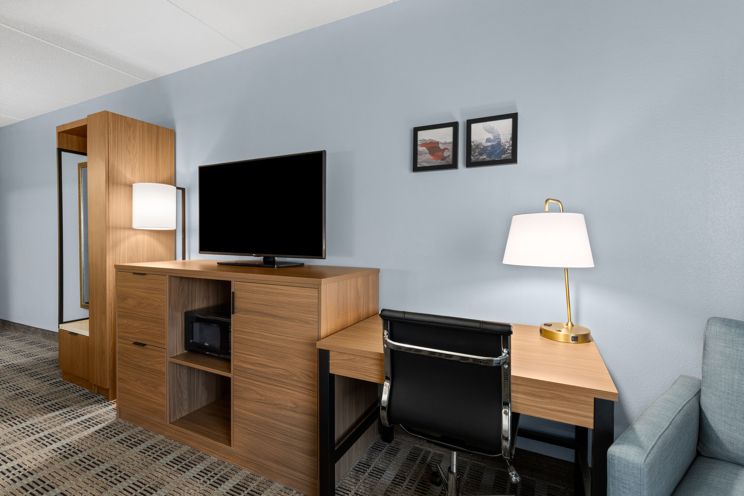 Guest room at the AmericInn by Wyndham Monmouth in Monmouth, Illinois