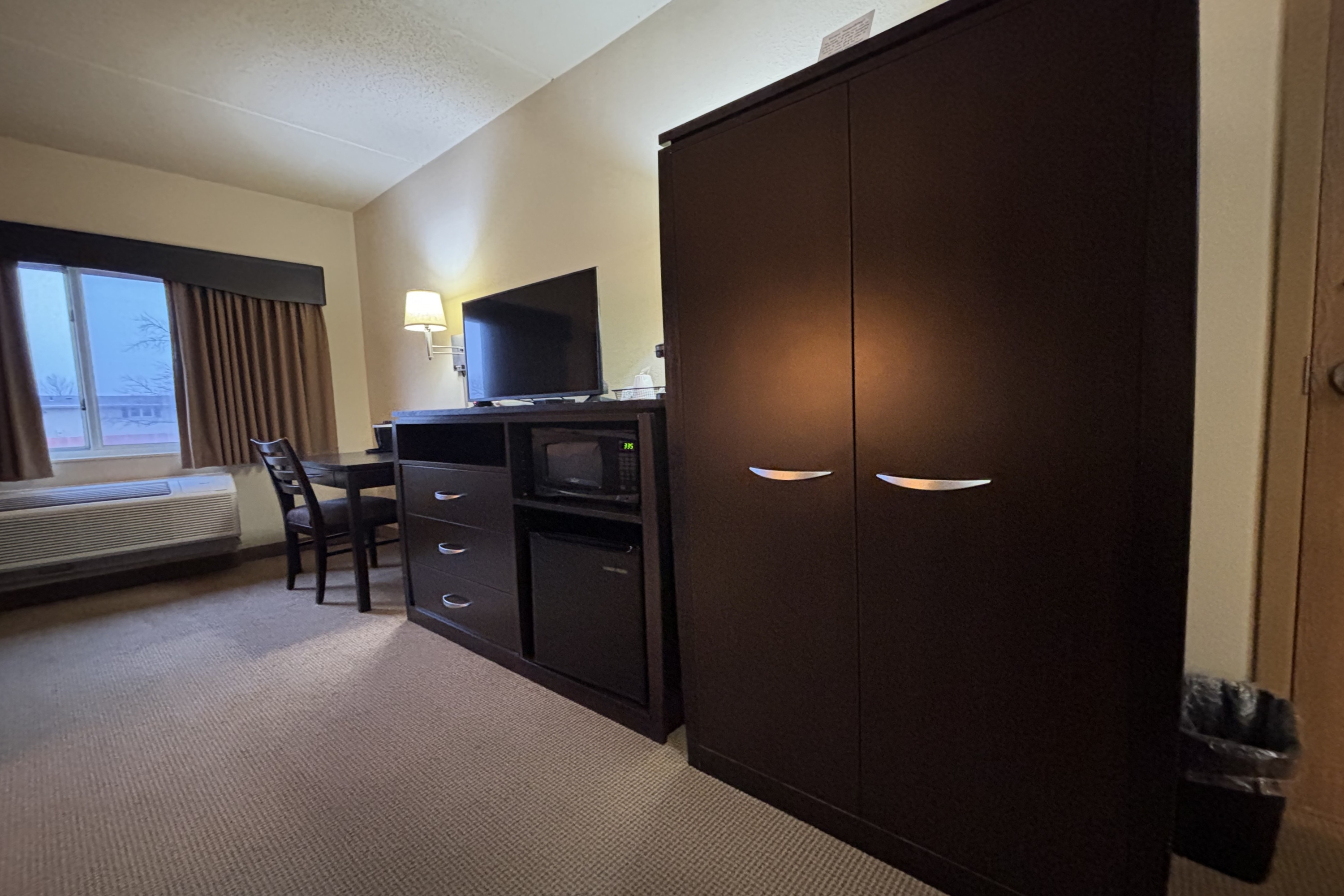 Guest room feature at the AmericInn by Wyndham Monmouth in Monmouth, Illinois