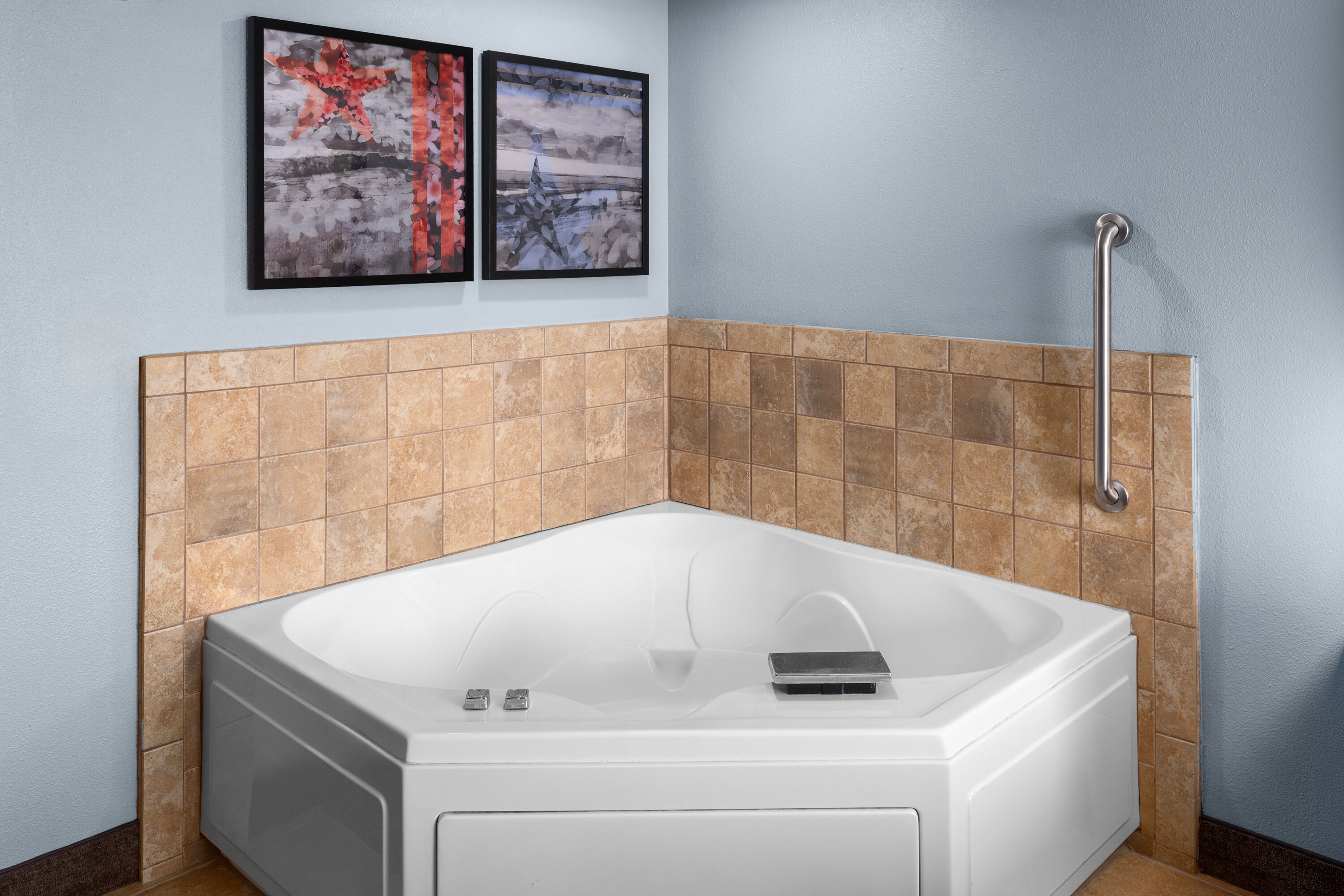 AmericInn by Wyndham Monmouth hot tub suite in Monmouth, Illinois