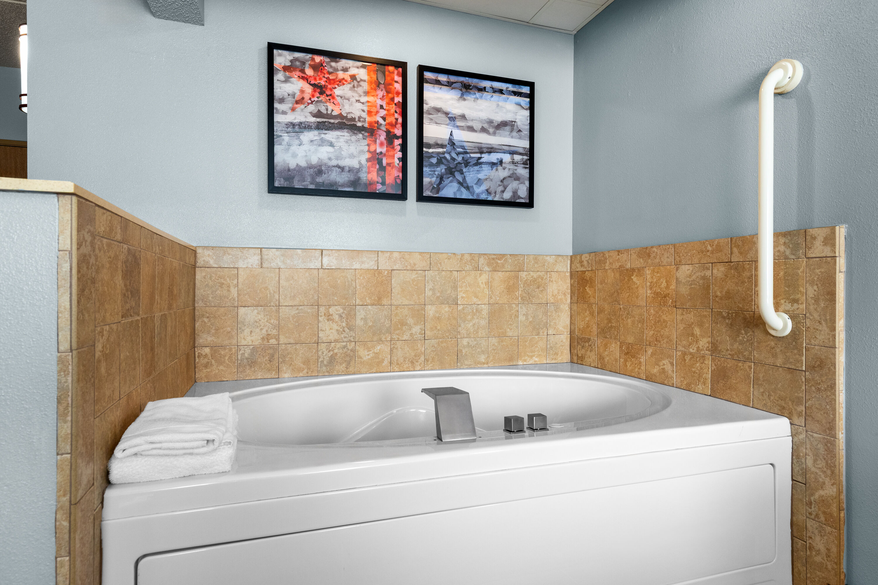 AmericInn by Wyndham Monmouth hot tub suite in Monmouth, Illinois