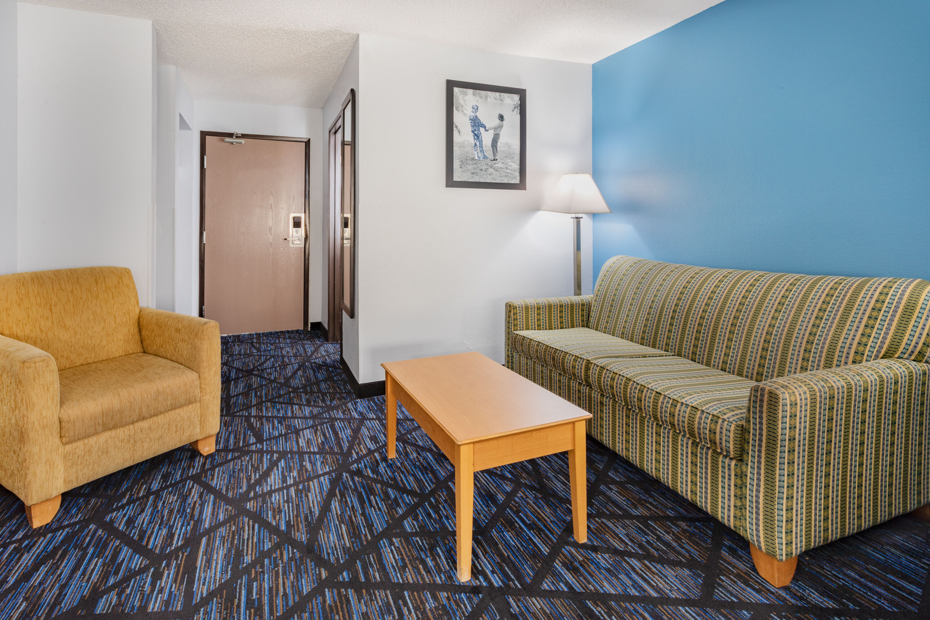 AmericInn by Wyndham Quincy suite in Quincy, Illinois