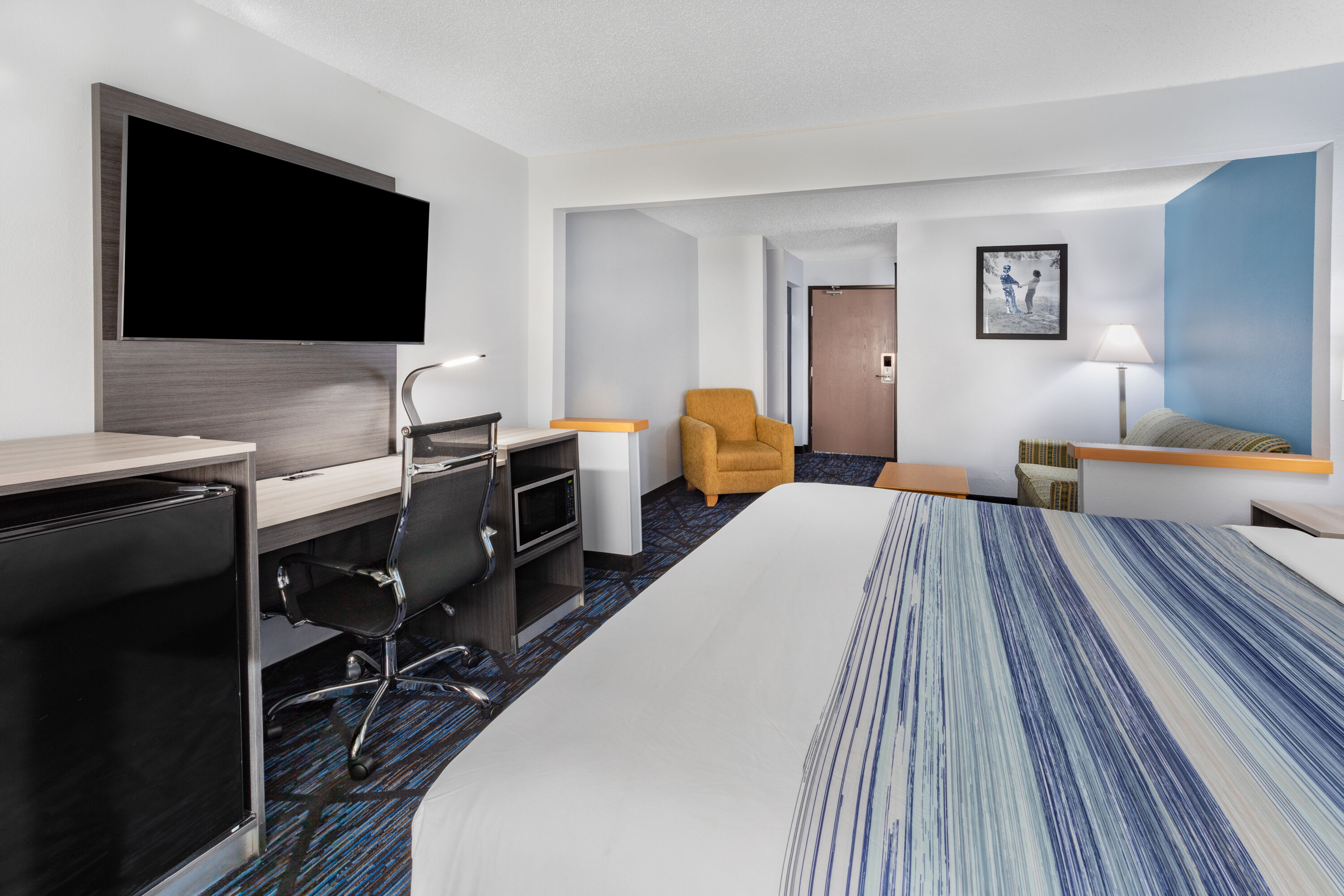 AmericInn by Wyndham Quincy suite in Quincy, Illinois