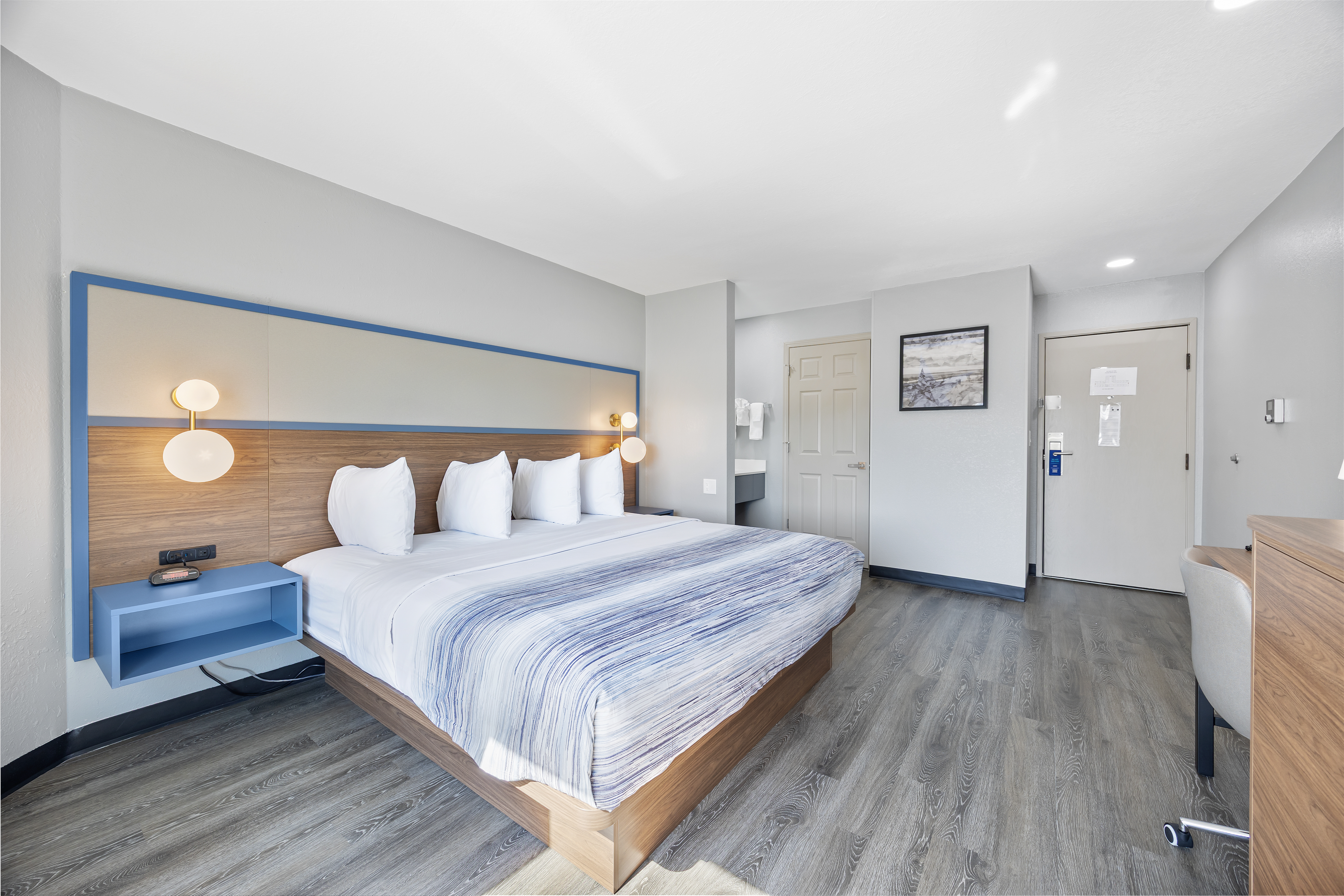 Guest room at the AmericInn by Wyndham Urbana/Champaign University Area in Urbana, Illinois