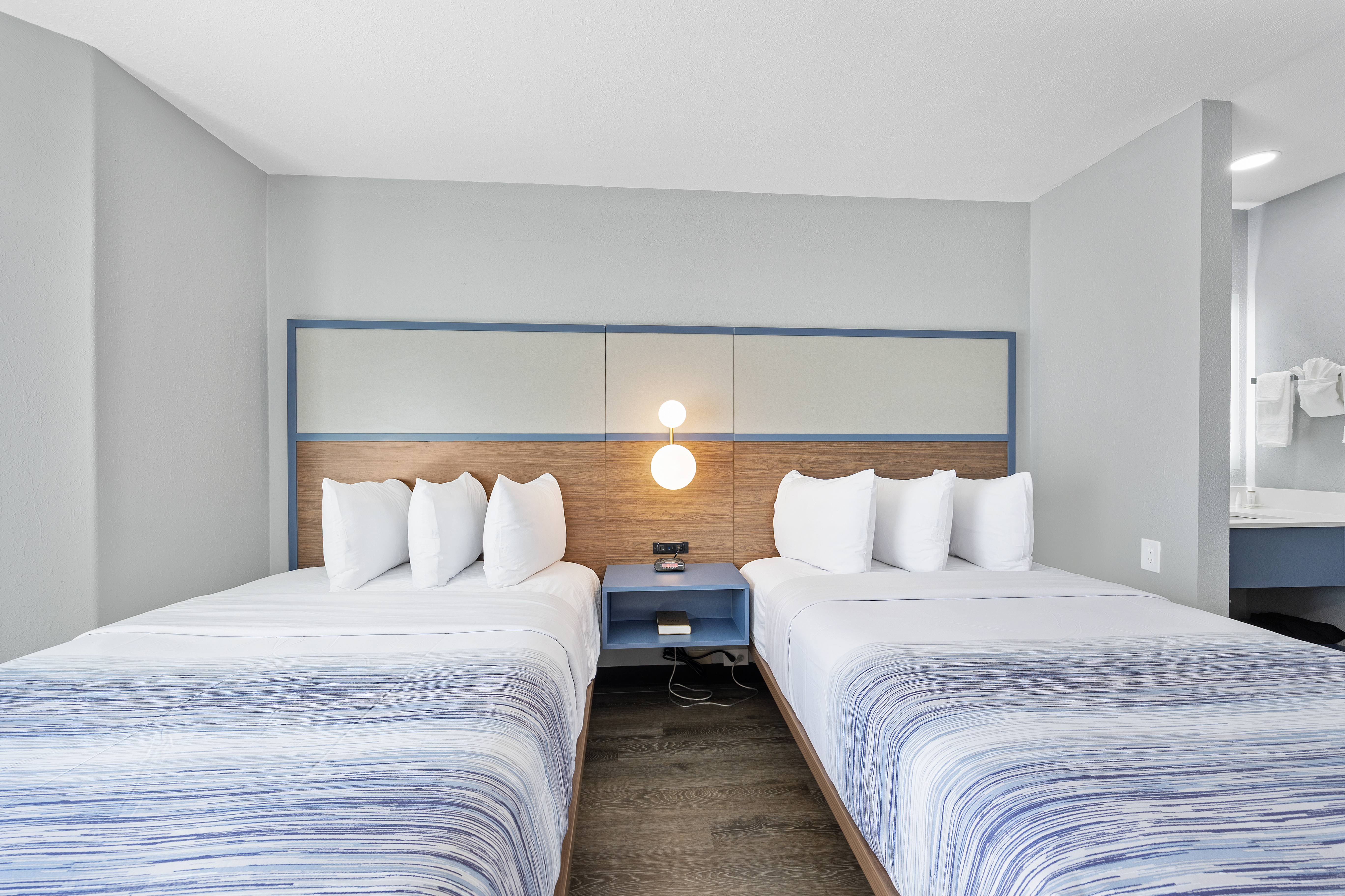 Guest room at the AmericInn by Wyndham Urbana/Champaign University Area in Urbana, Illinois