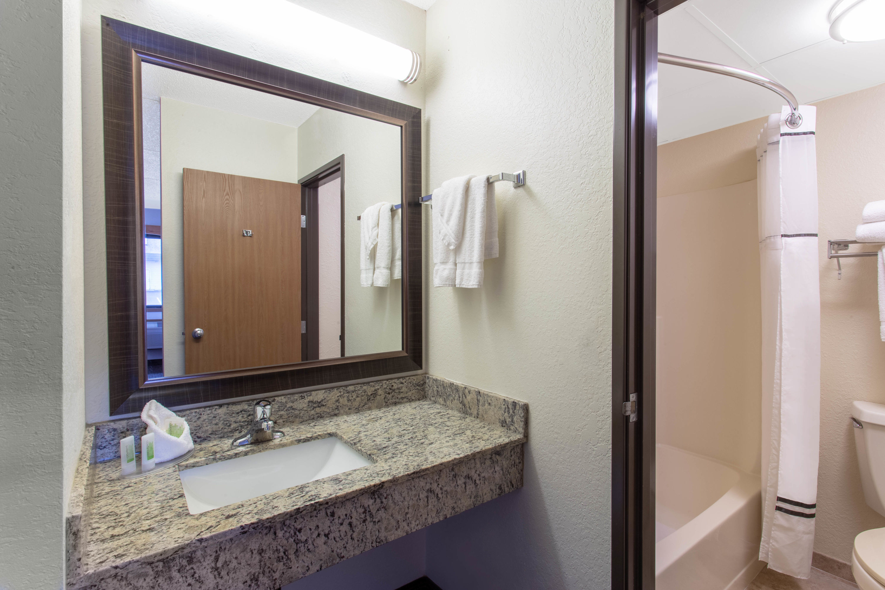 Guest room bath at the AmericInn by Wyndham Calumet in Calumet, Michigan
