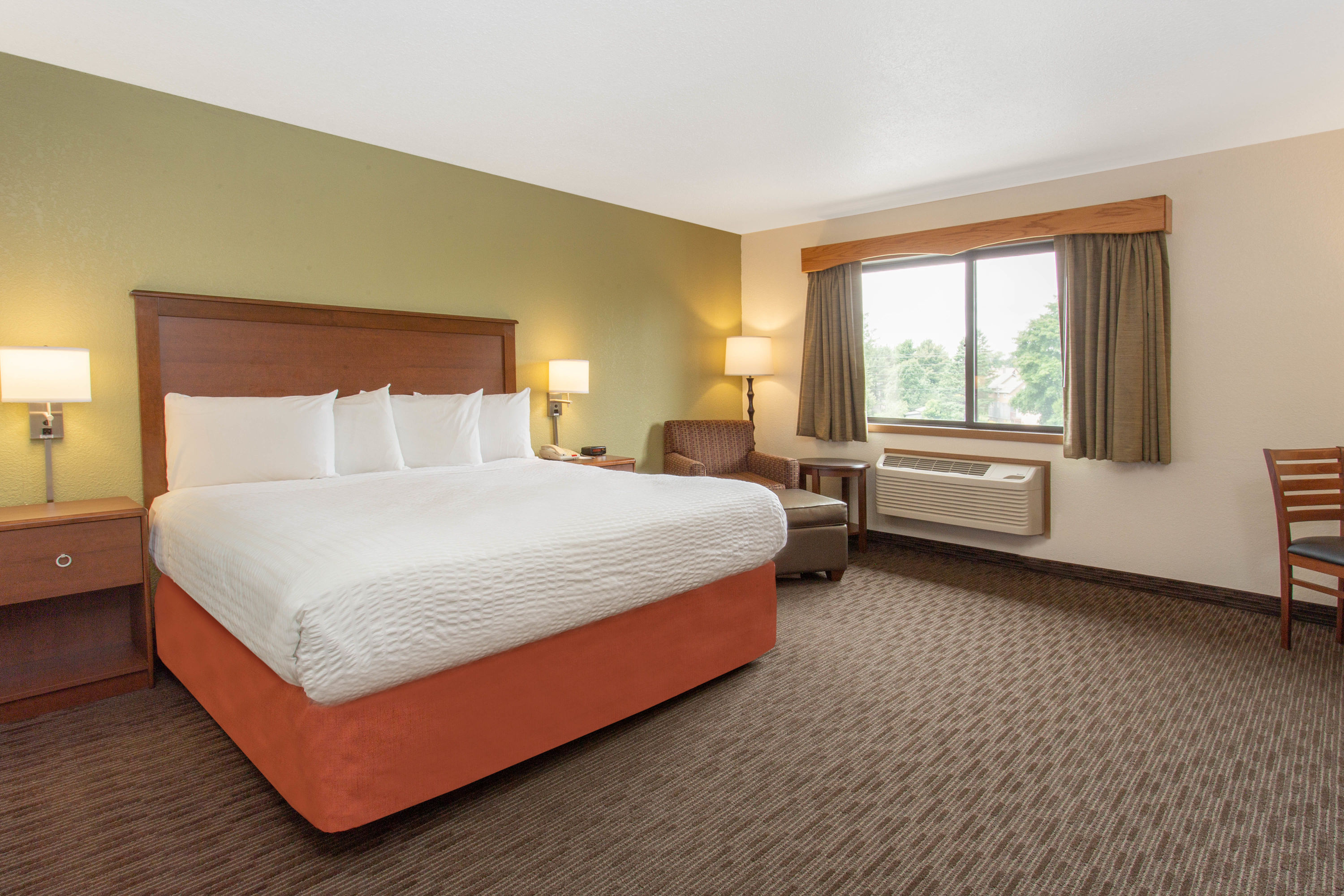 Guest room at the AmericInn by Wyndham Calumet in Calumet, Michigan
