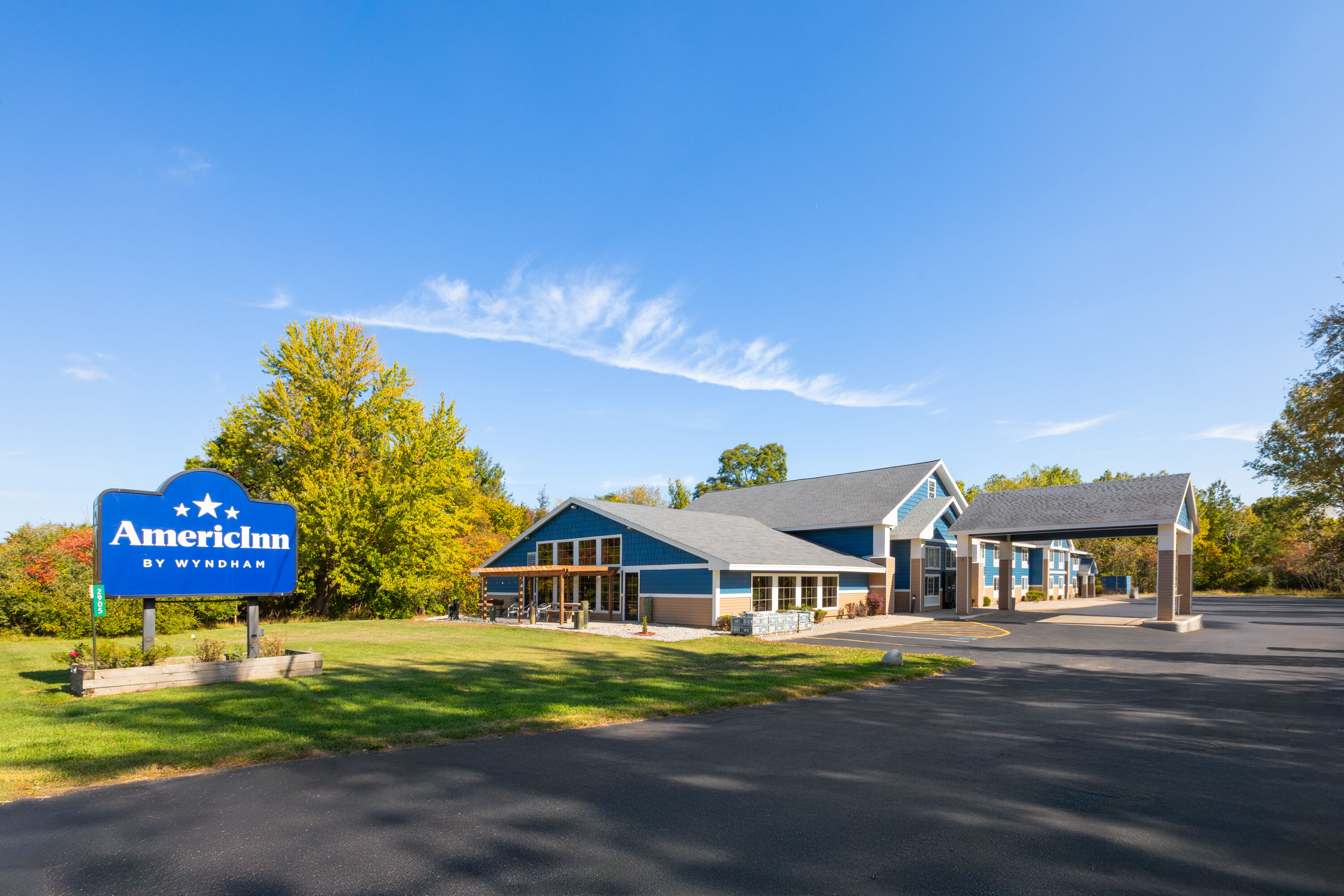 Exterior Day Image of AmericInn by Wyndham Douglas/Saugatuck hotel in Douglas, Michigan