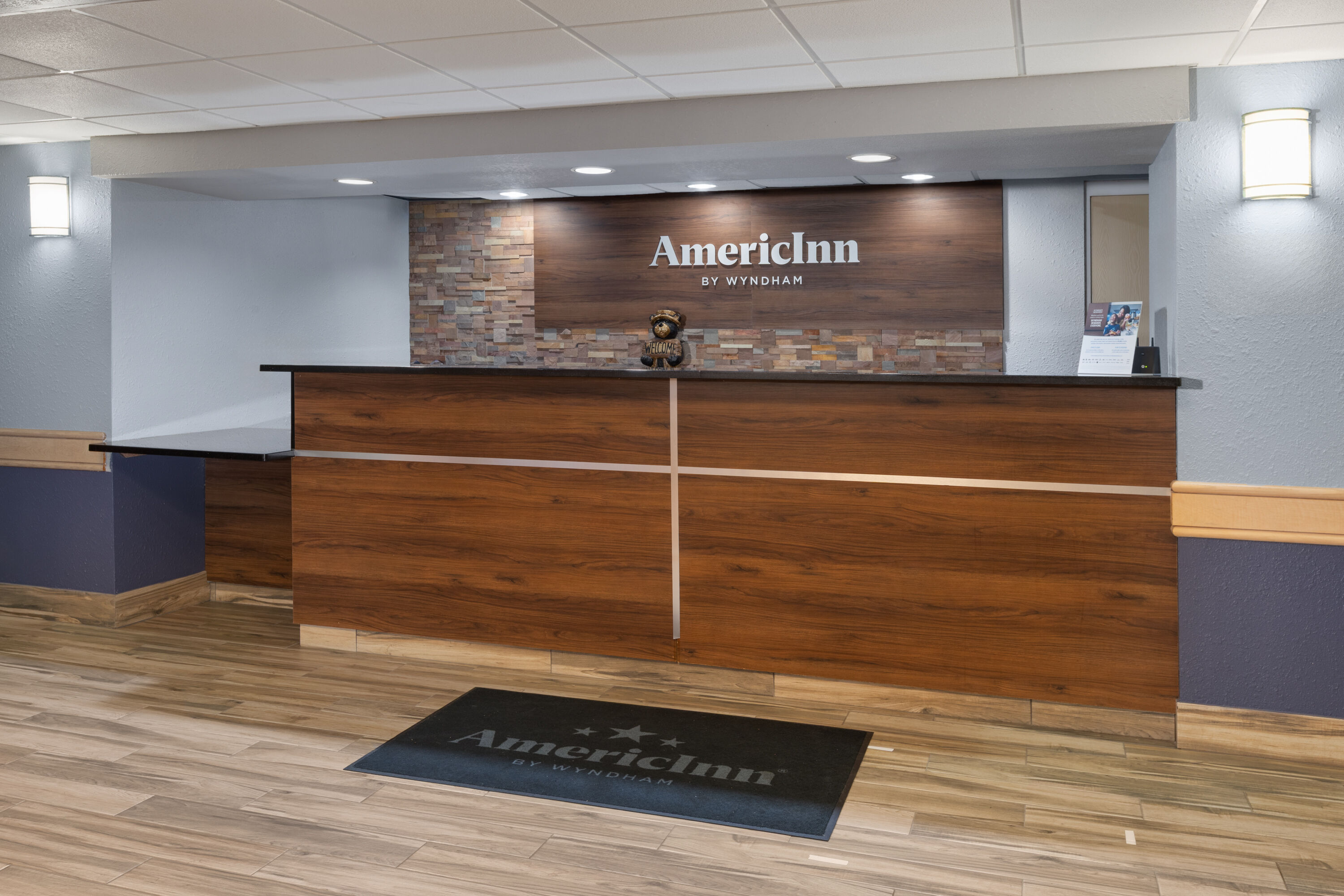 AmericInn by Wyndham Douglas/Saugatuck reception in Douglas, Michigan