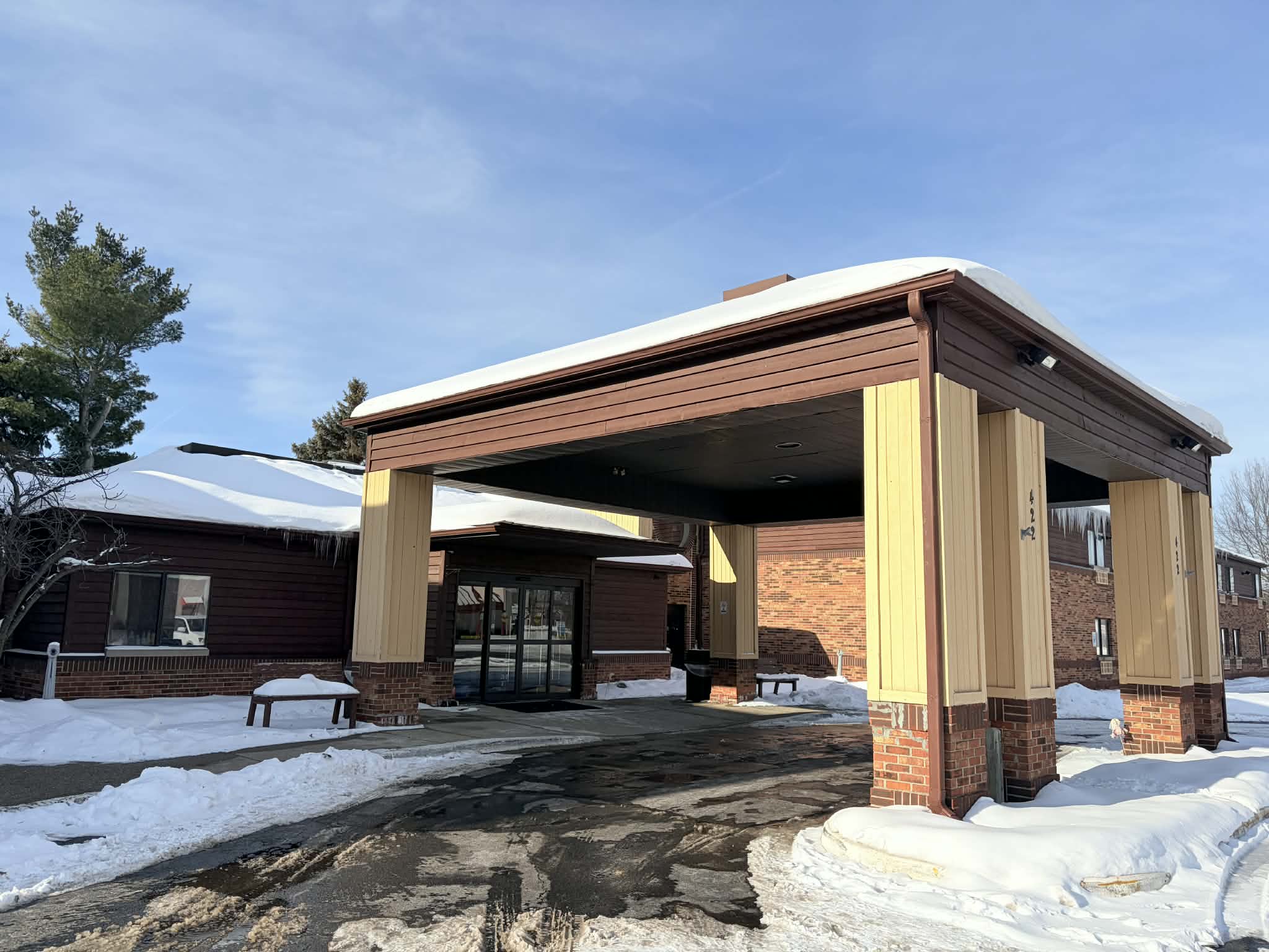 Exterior of AmericInn by Wyndham Holland MI hotel in Holland, Michigan