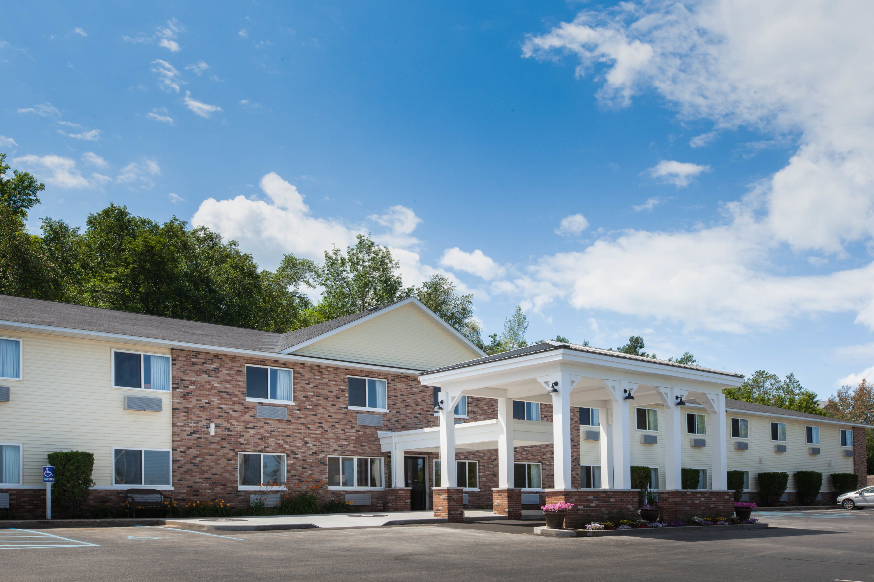 Exterior Day Image of AmericInn by Wyndham Petoskey hotel in Petoskey, Michigan