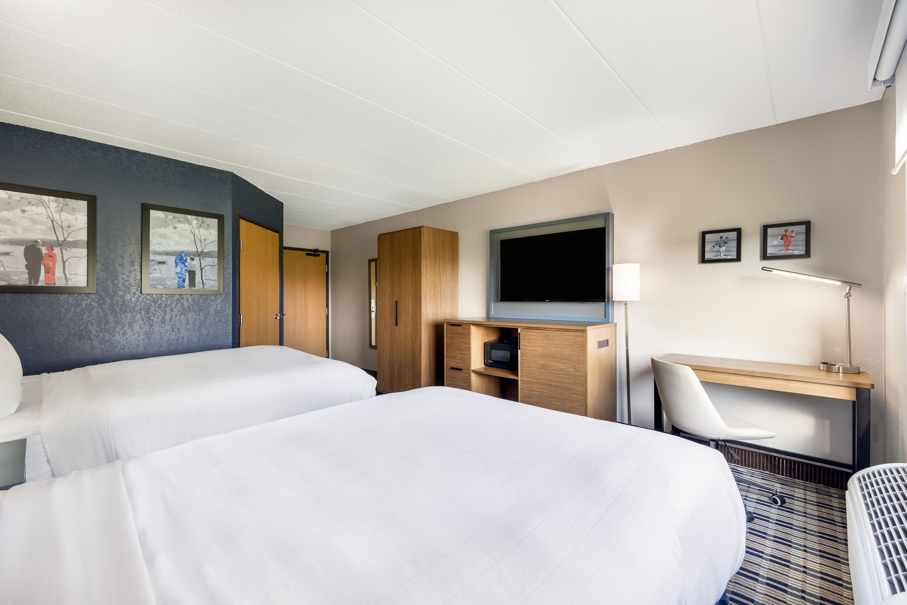 Double bed guest room at the AmericInn by Wyndham Albert Lea in Albert Lea, Minnesota