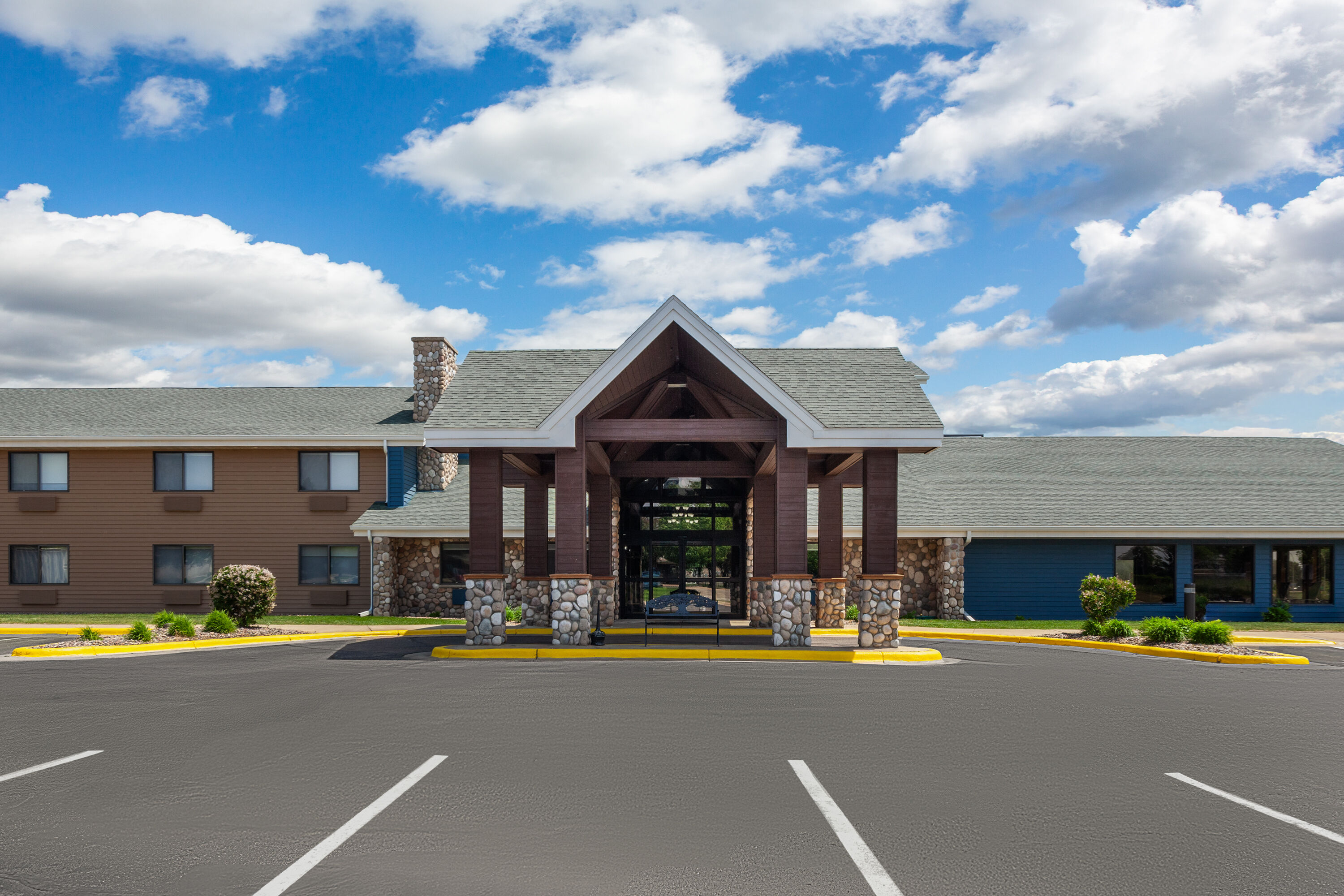 Exterior Day Image of AmericInn by Wyndham Austin hotel in Austin, Minnesota