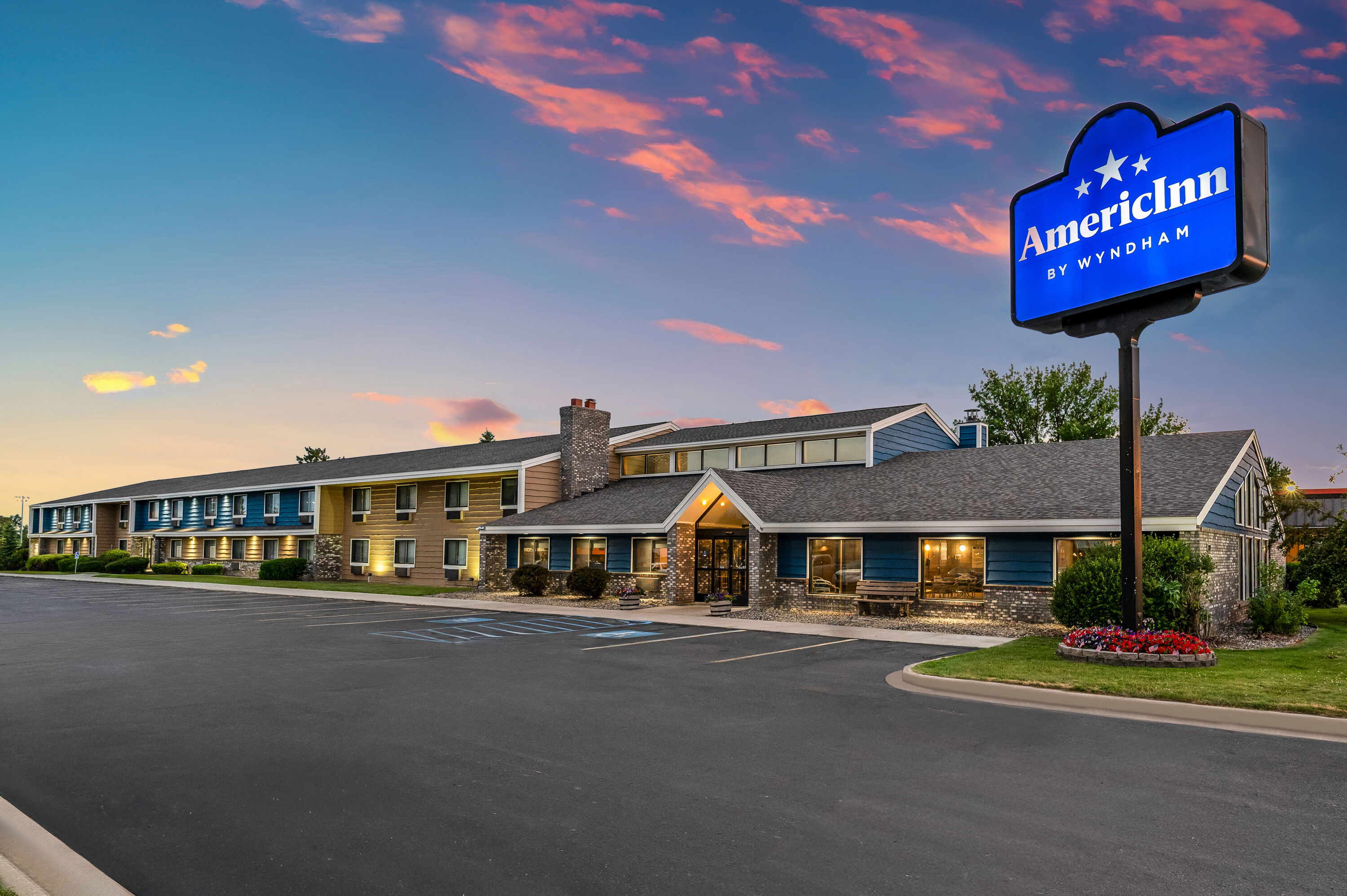 Exterior Dusk Image of AmericInn by Wyndham Bemidji hotel in Bemidji, Minnesota