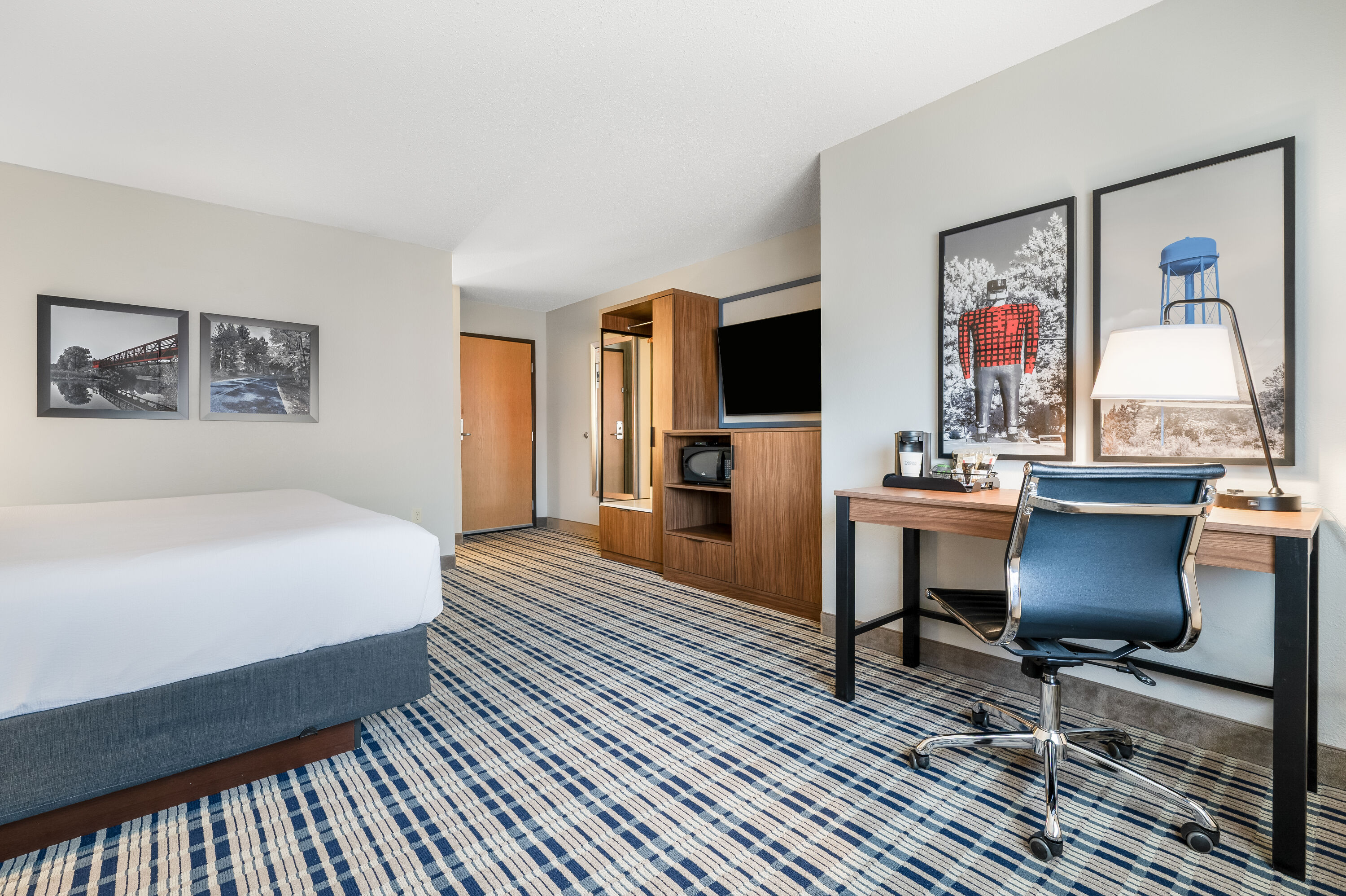 King bed guest room at the AmericInn by Wyndham Bemidji in Bemidji, Minnesota