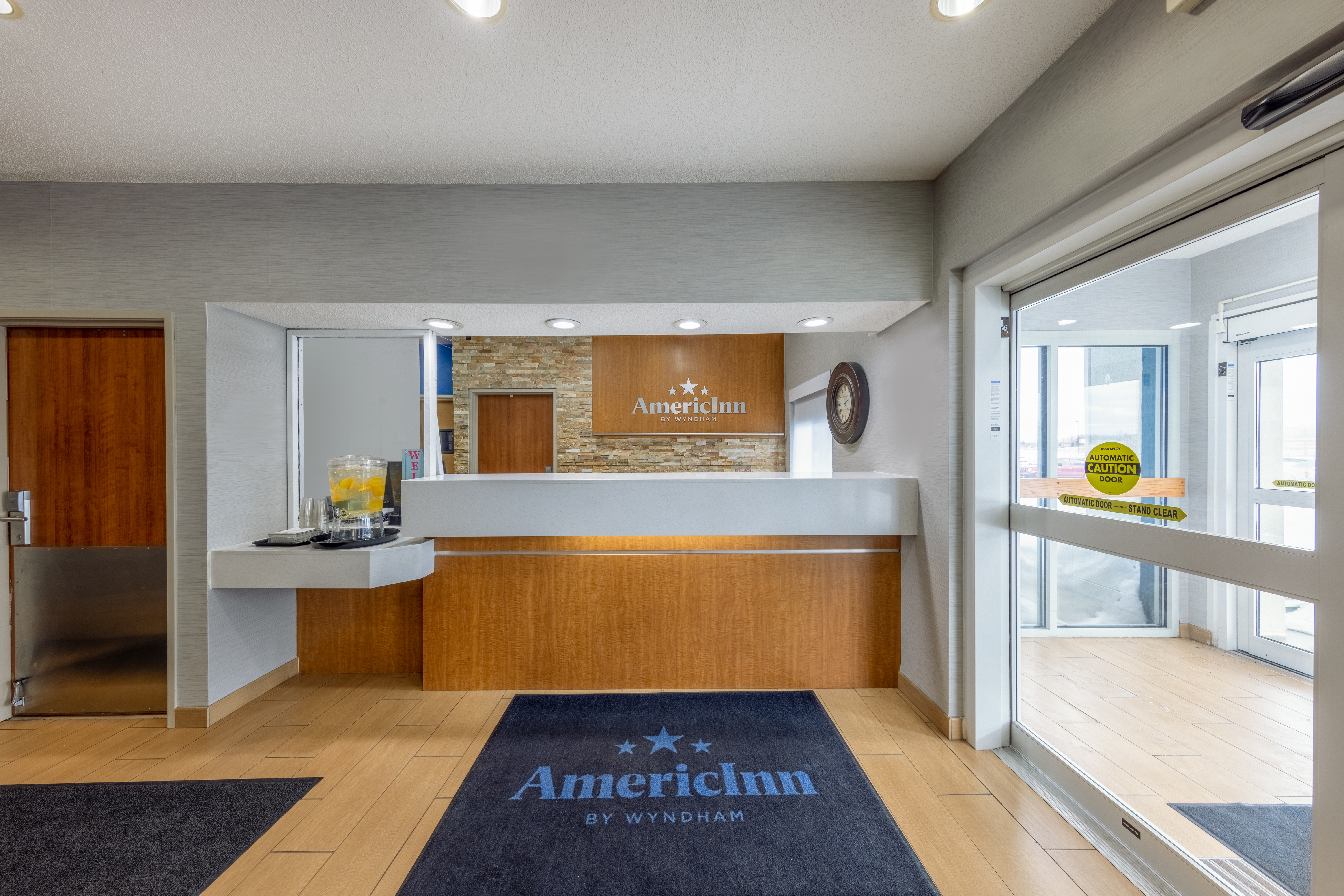 AmericInn by Wyndham Duluth reception in Duluth, Minnesota