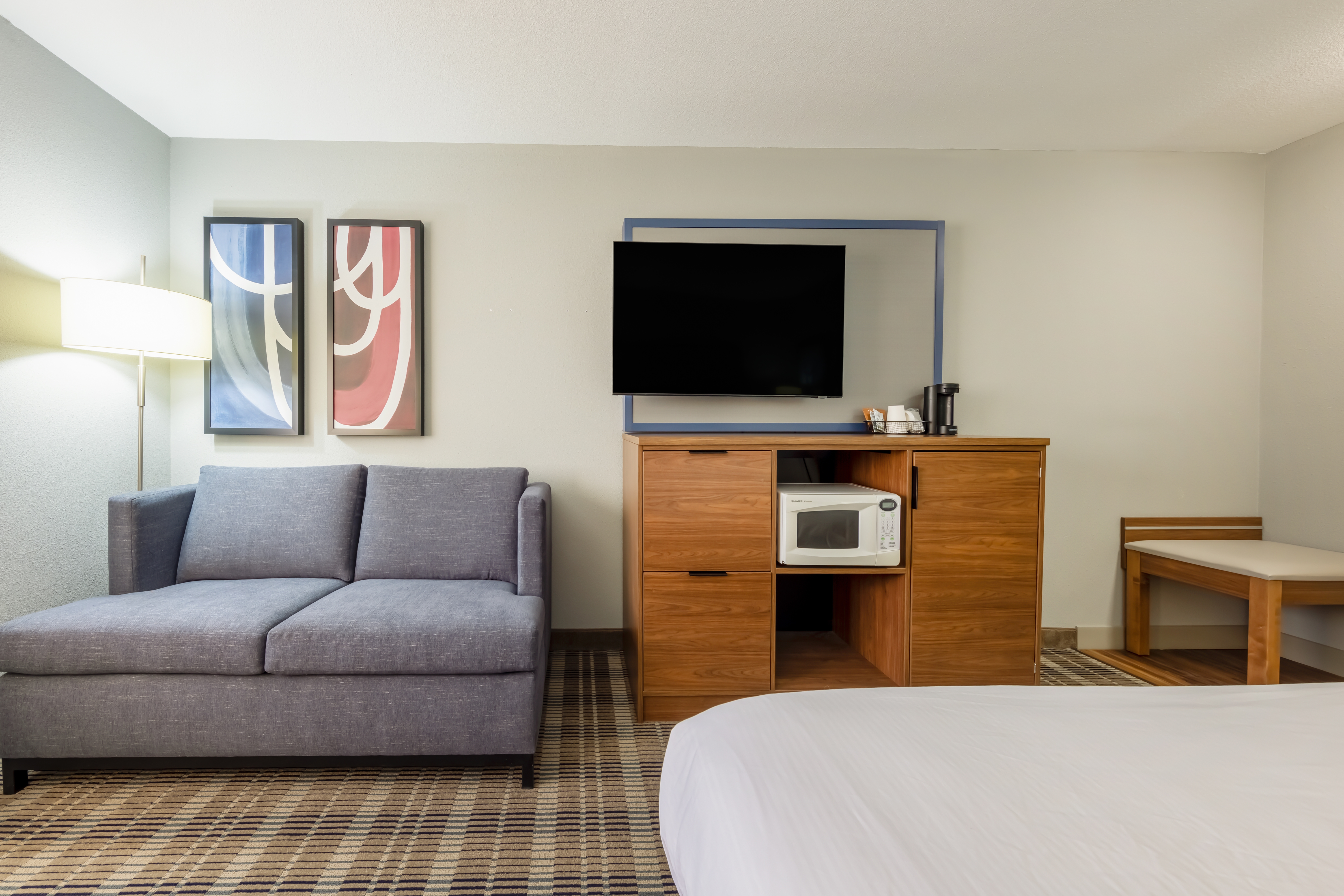 Guest room at the AmericInn by Wyndham Duluth in Duluth, Minnesota