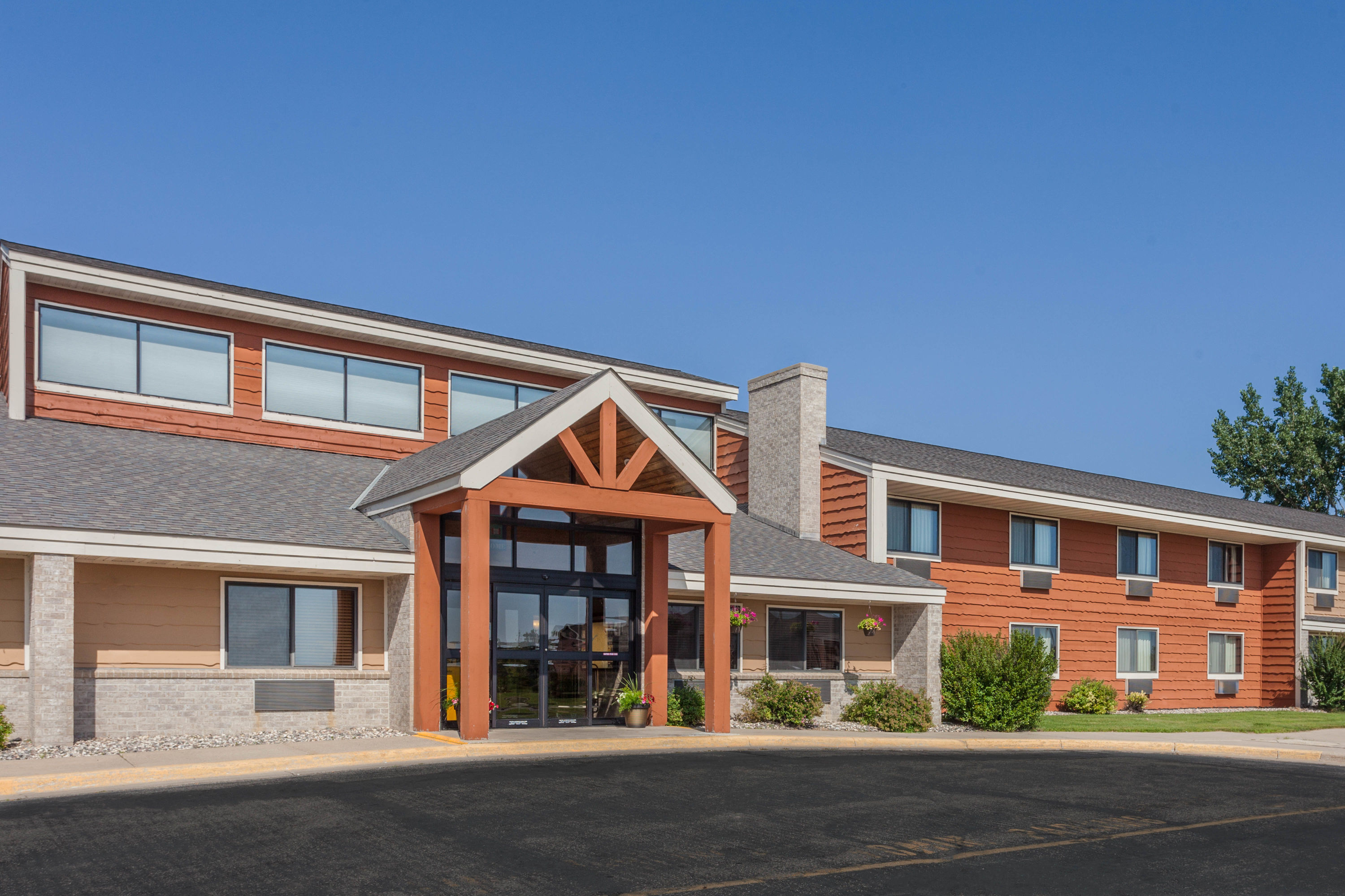 Exterior Day Image of AmericInn by Wyndham Hutchinson hotel in Hutchinson, Minnesota