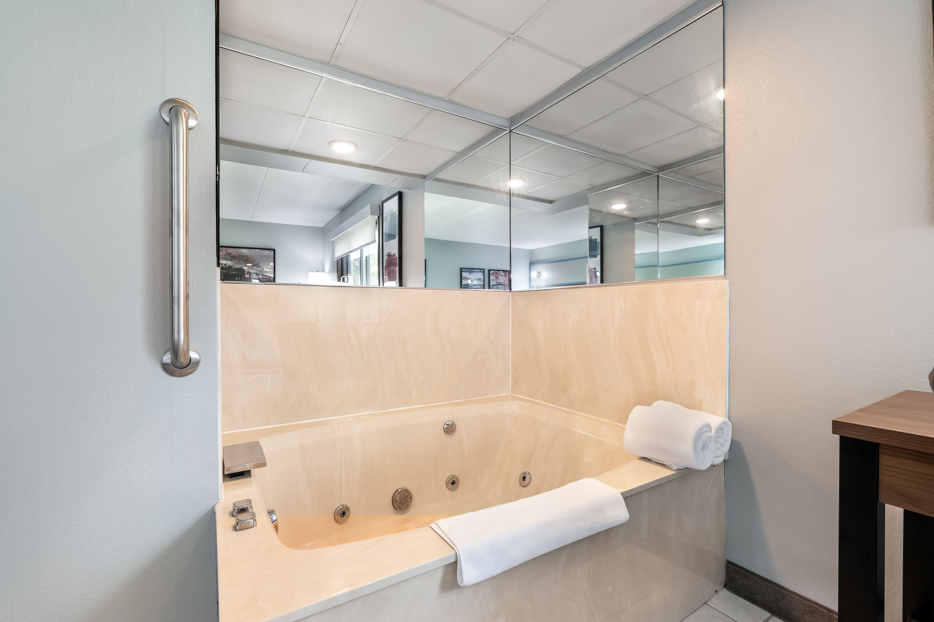 AmericInn by Wyndham Hutchinson suite in Hutchinson, Minnesota