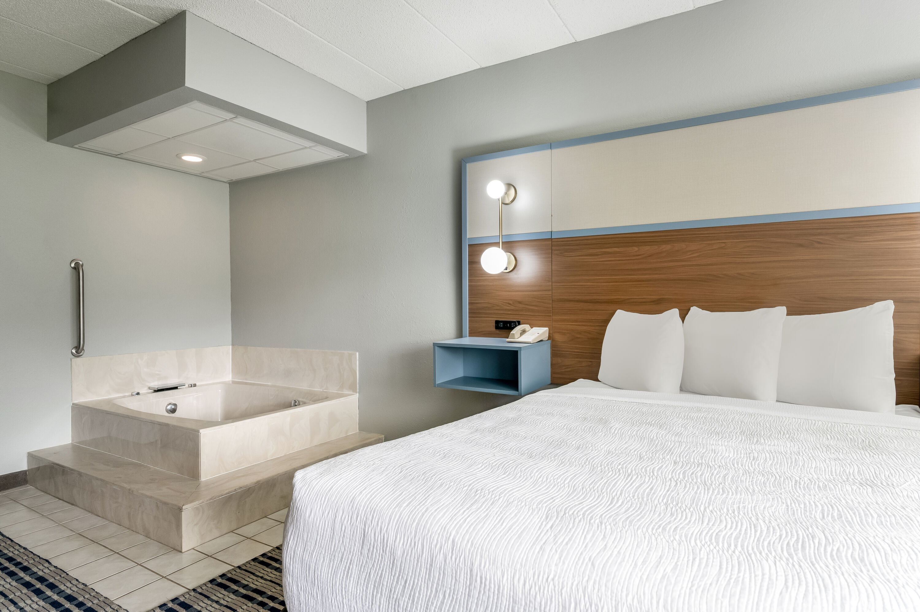 AmericInn by Wyndham Hutchinson suite in Hutchinson, Minnesota