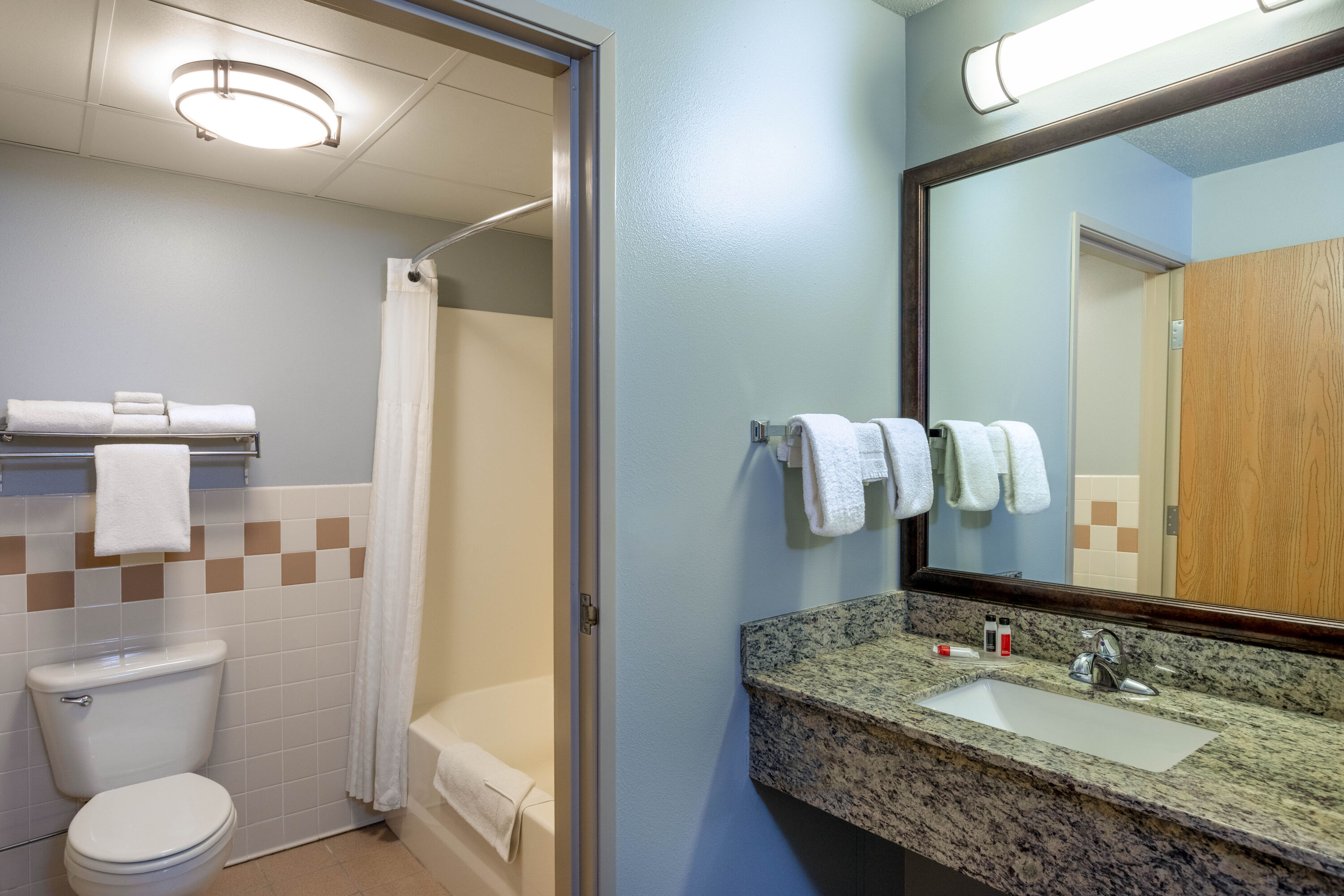 Guest room bath at the AmericInn by Wyndham Jackson in Jackson, Minnesota