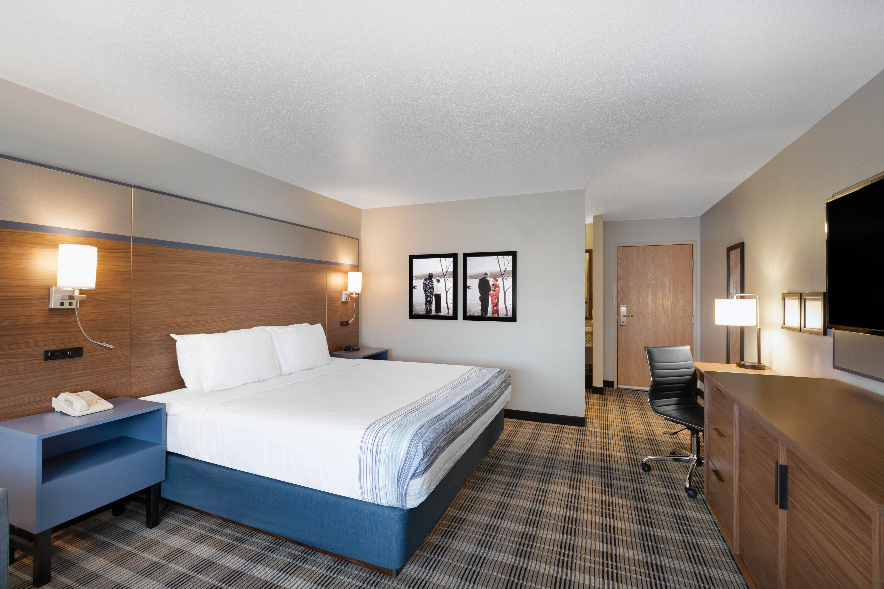Guest room at the AmericInn by Wyndham Jackson in Jackson, Minnesota