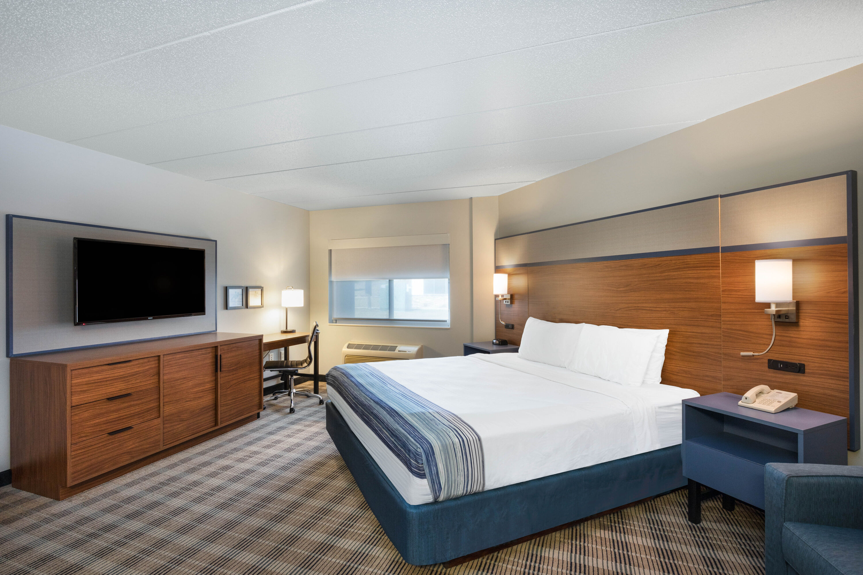 Guest room at the AmericInn by Wyndham Jackson in Jackson, Minnesota