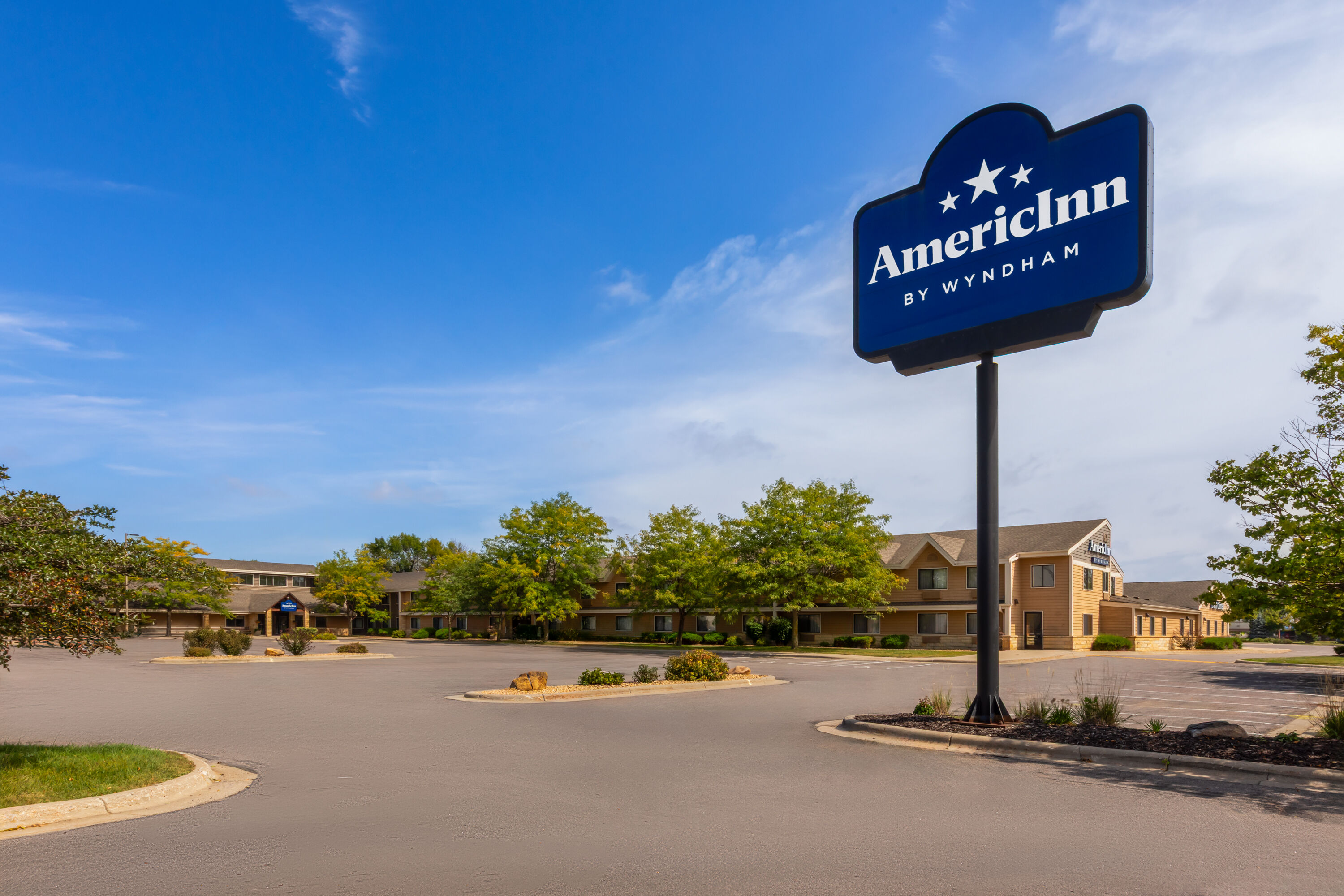 Exterior Day Image of AmericInn by Wyndham Mankato Event Center hotel in Mankato, Minnesota