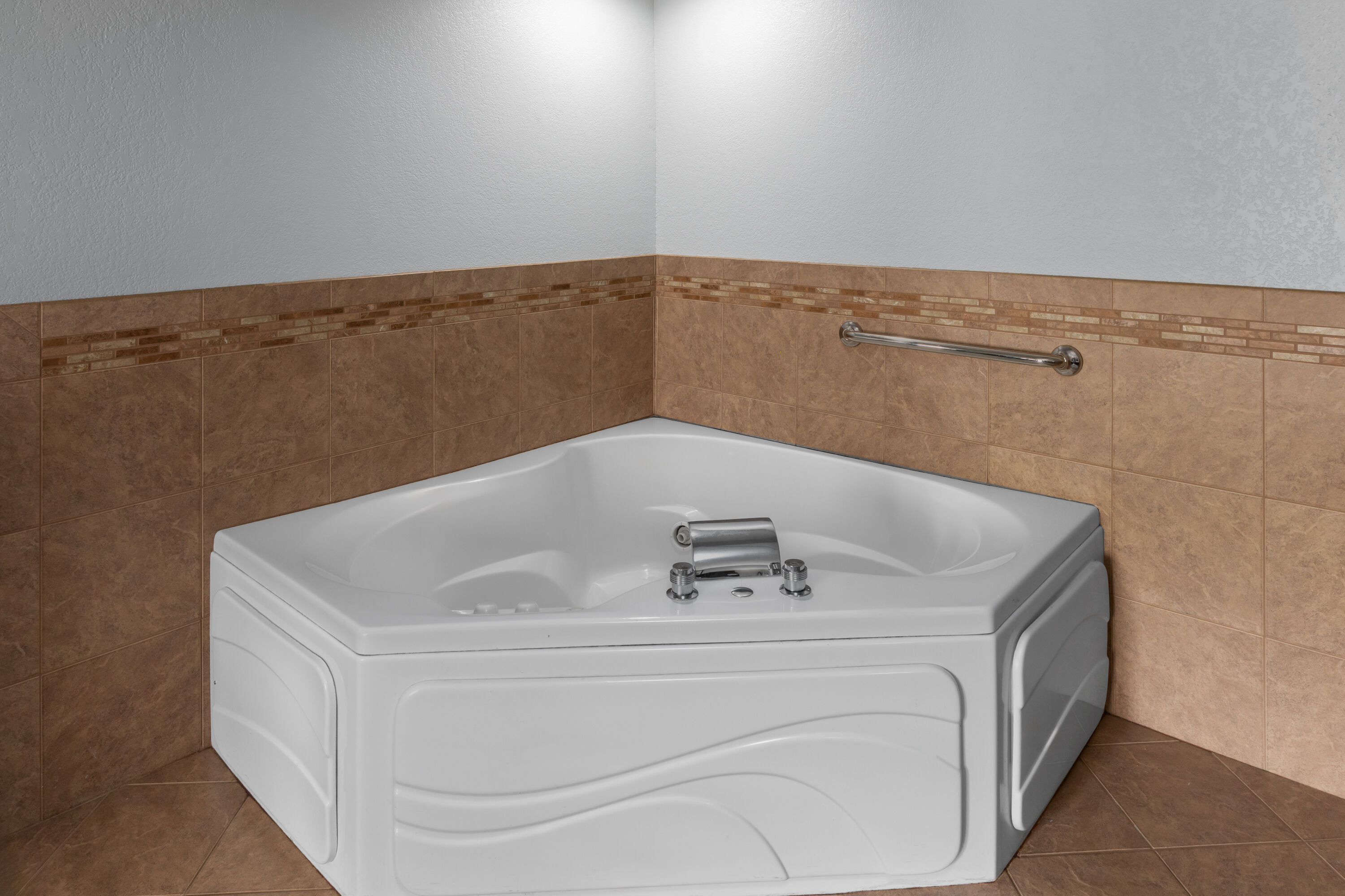 AmericInn by Wyndham Mankato Event Center hot tub suite in Mankato, Minnesota