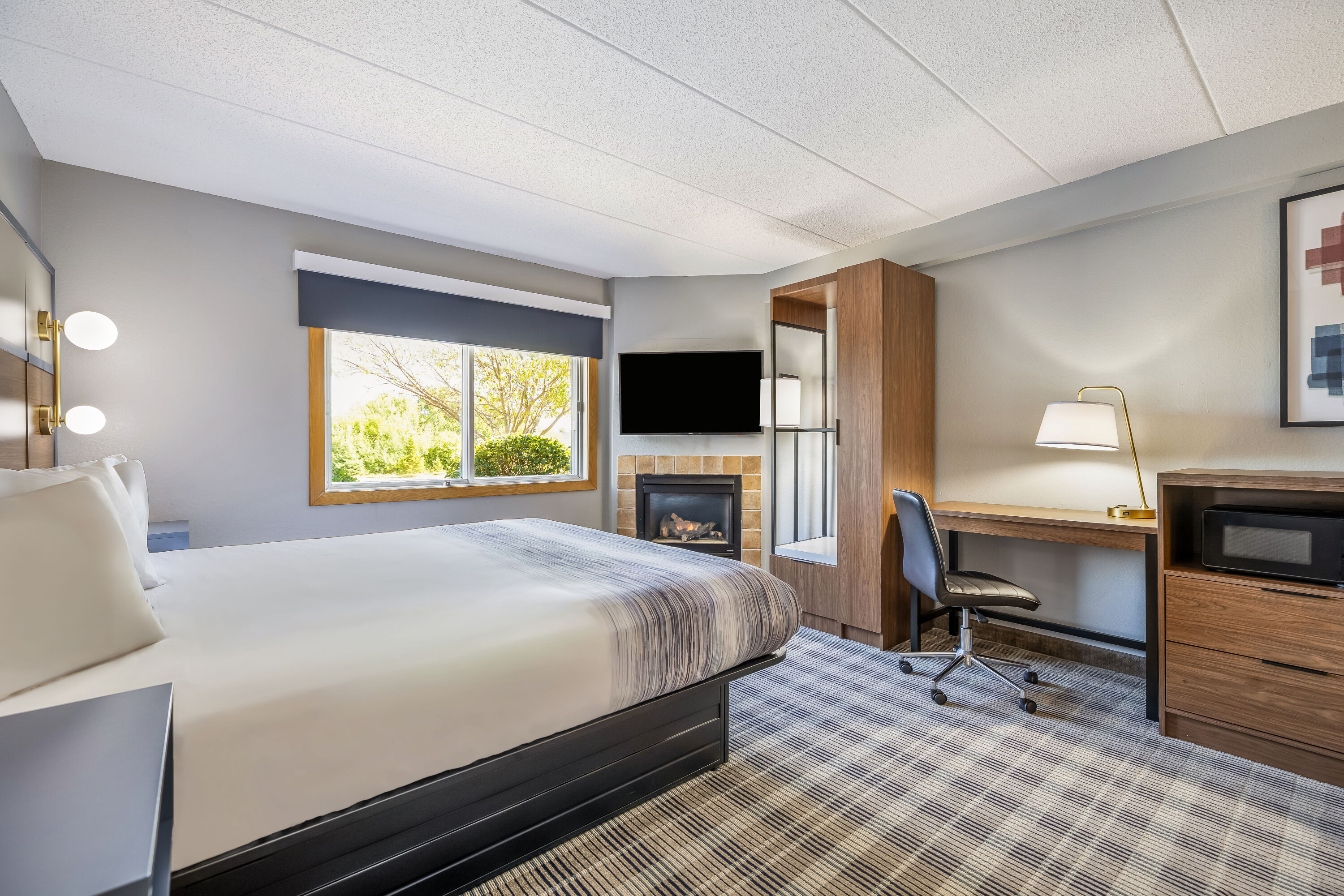 AmericInn by Wyndham Stillwater suite in Oak Park Heights, Minnesota