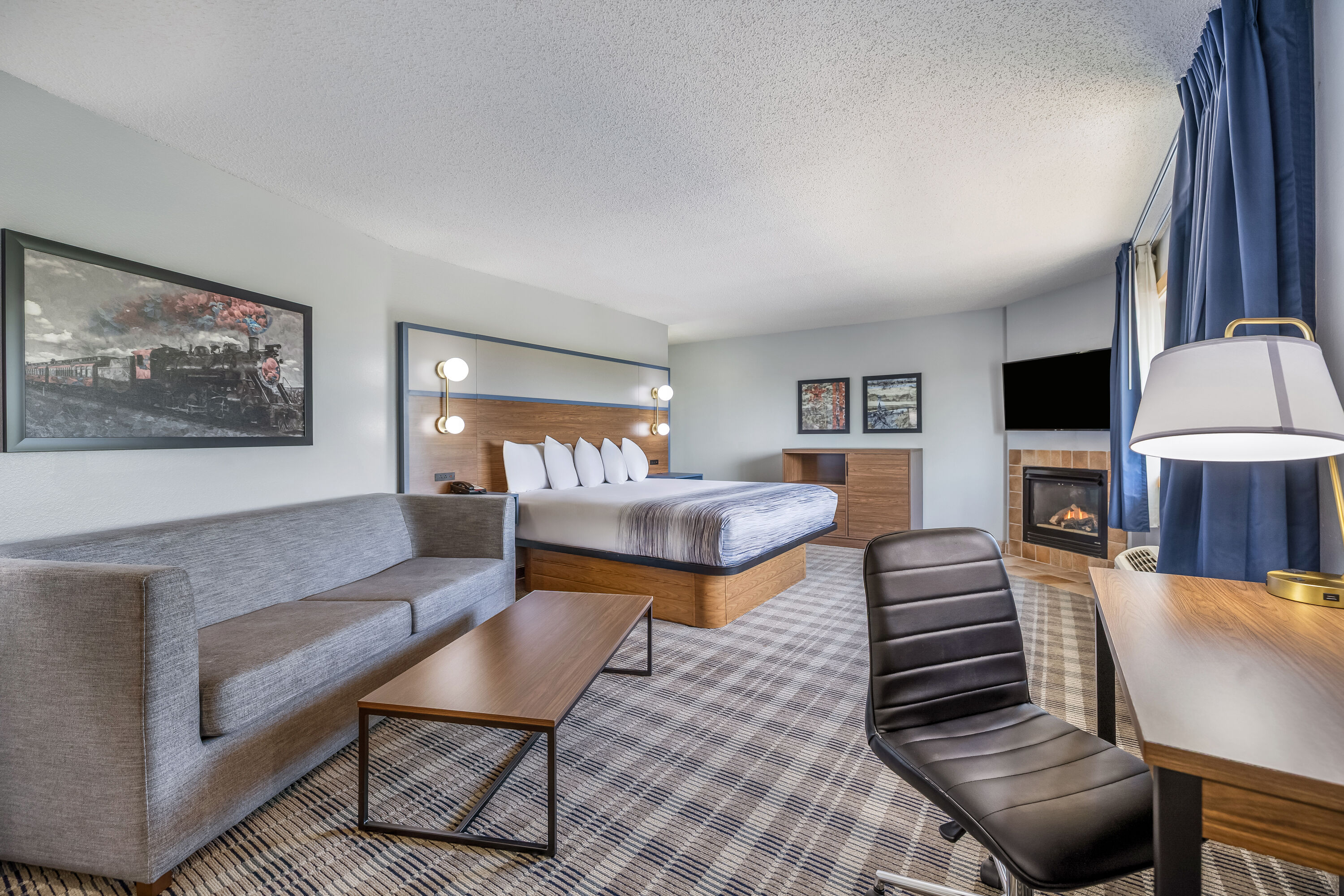 AmericInn by Wyndham Stillwater suite in Oak Park Heights, Minnesota