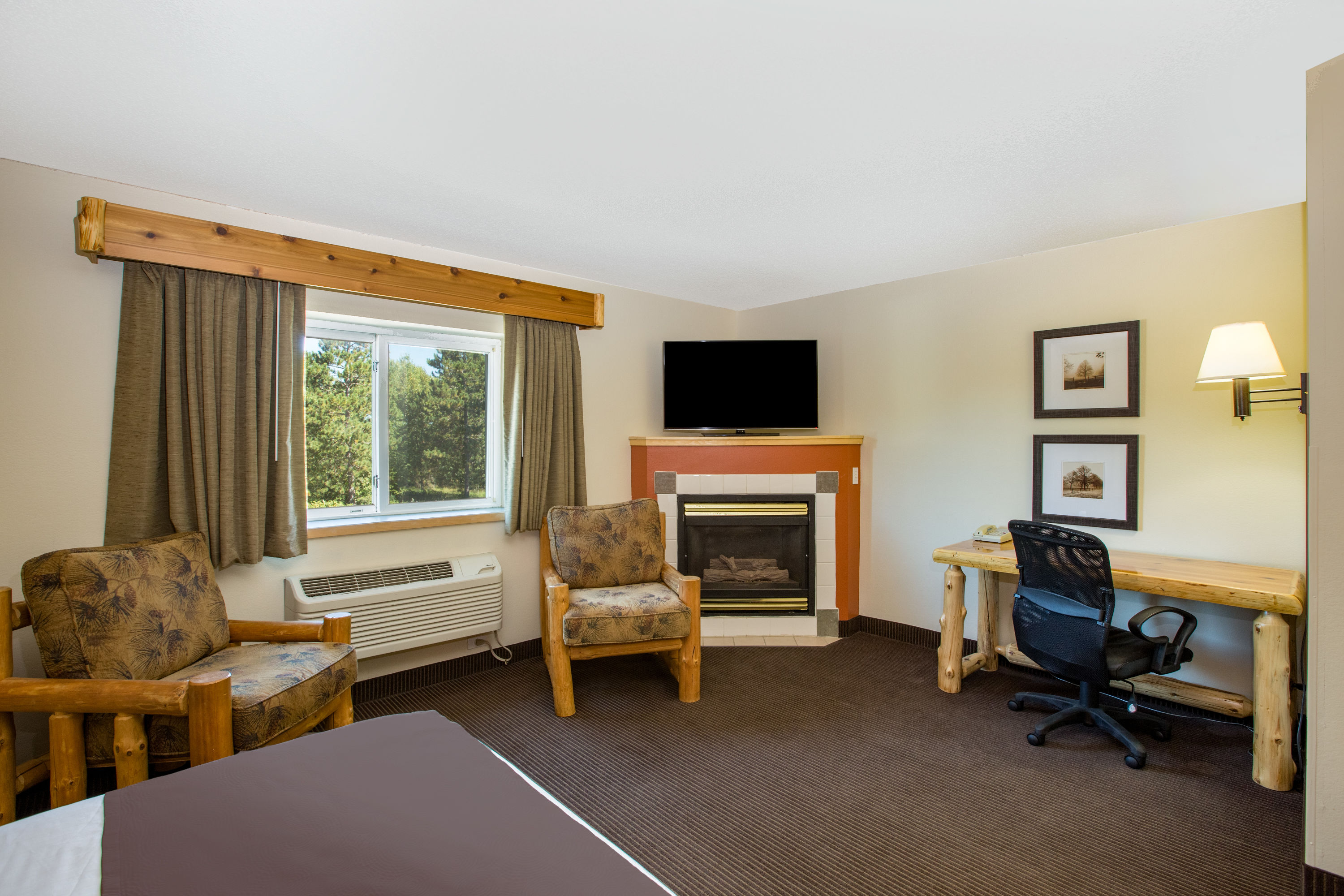 Guest room at the AmericInn by Wyndham Pequot Lakes/Jenkins in Pequot Lakes, Minnesota