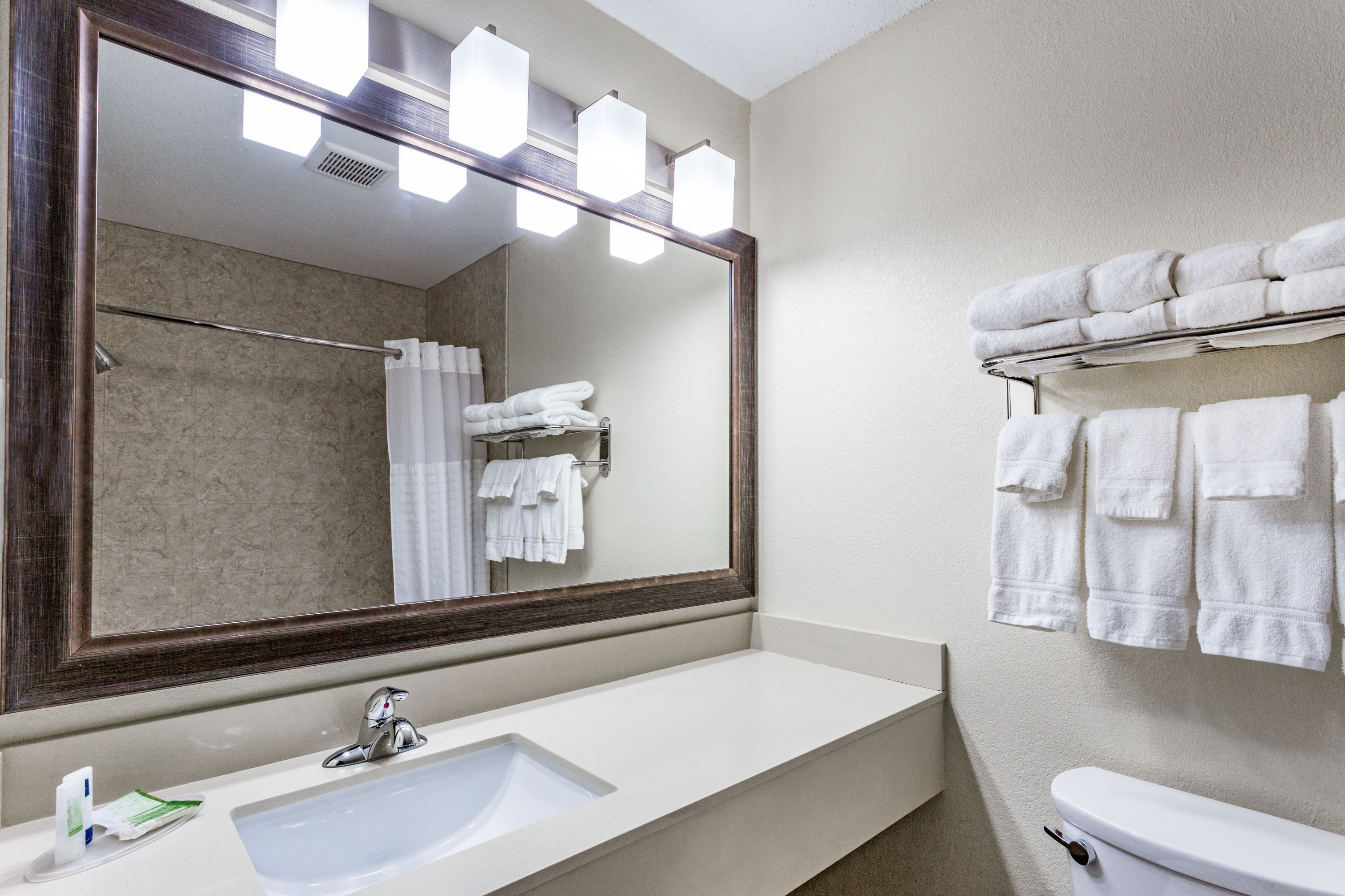 AmericInn by Wyndham Sleepy  Eye  Sleepy  Eye  Hotels MN  56085