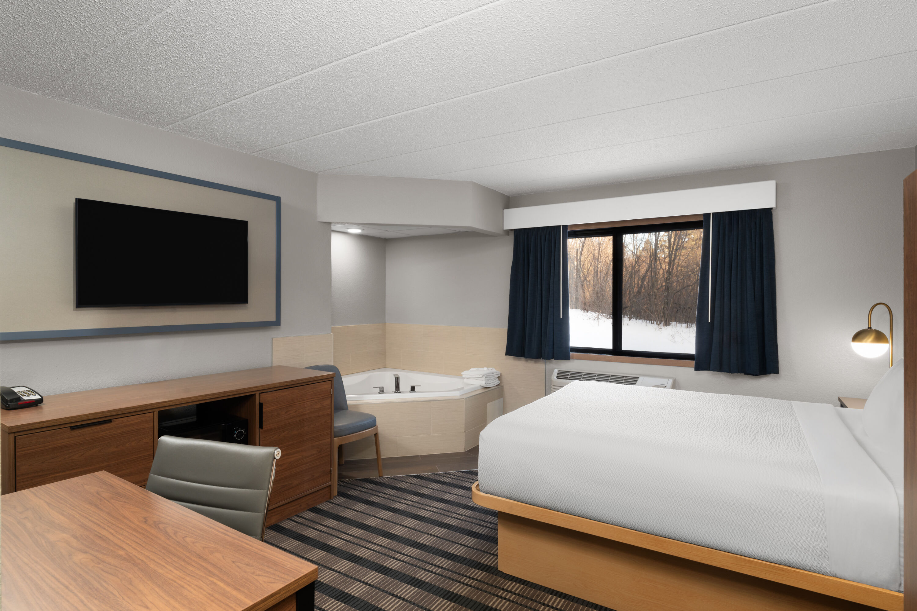 AmericInn by Wyndham Tofte Near Lake Superior hot tub suite in Tofte, Minnesota