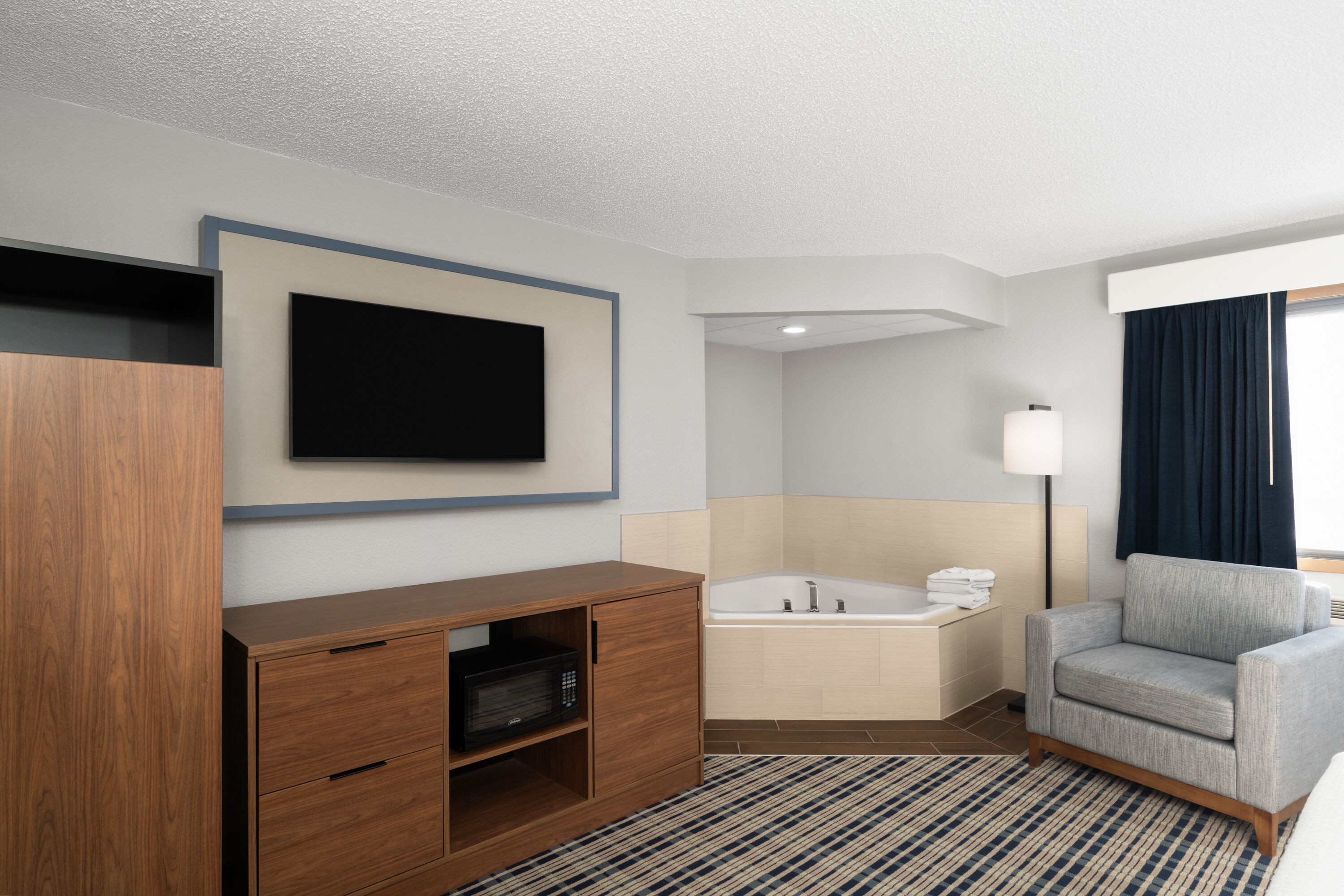 AmericInn by Wyndham Tofte Near Lake Superior hot tub suite in Tofte, Minnesota