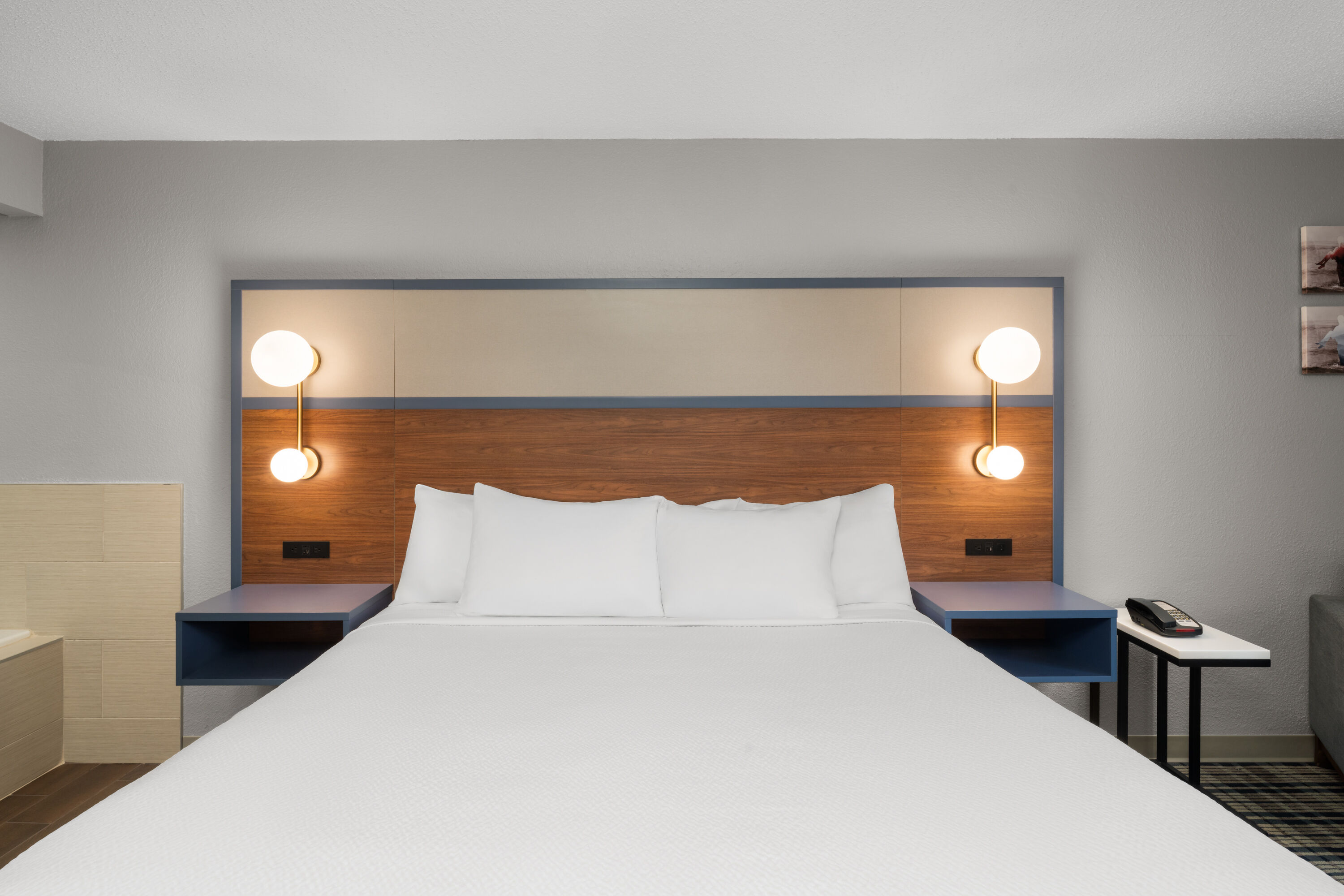 AmericInn by Wyndham Tofte Near Lake Superior hot tub suite in Tofte, Minnesota