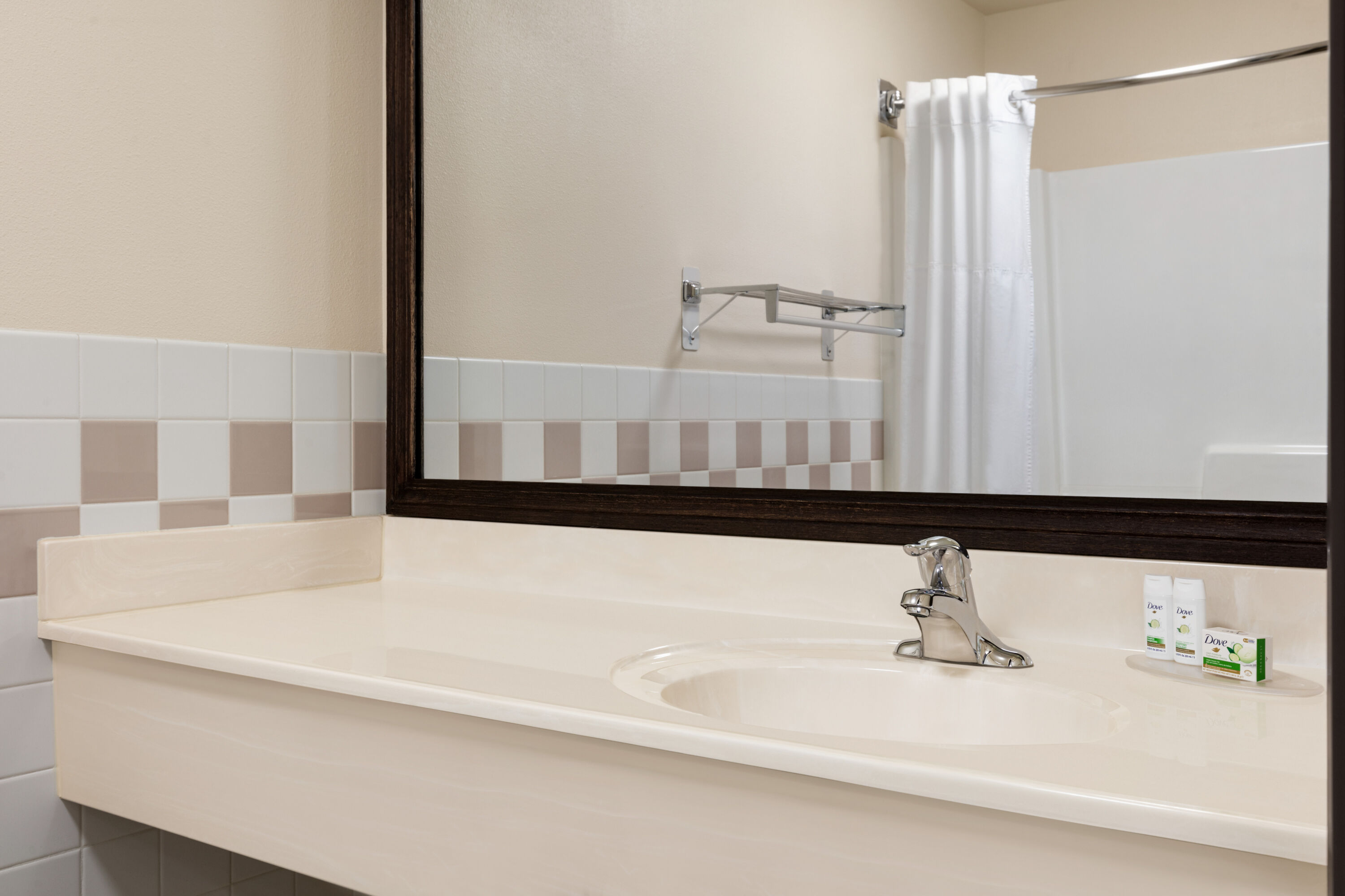 Guest room bath at the AmericInn by Wyndham Havre in Havre, Montana